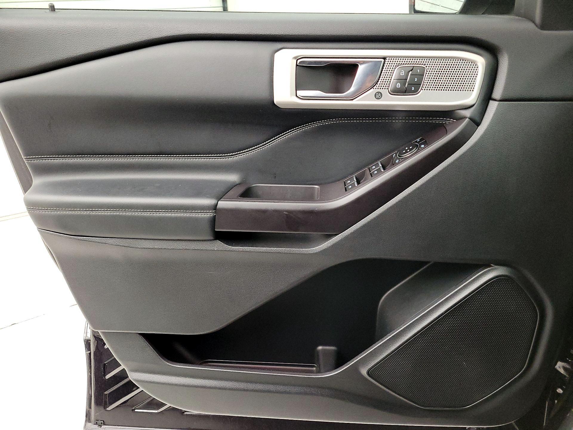 Thumbnail: 2020 Ford Explorer - 12