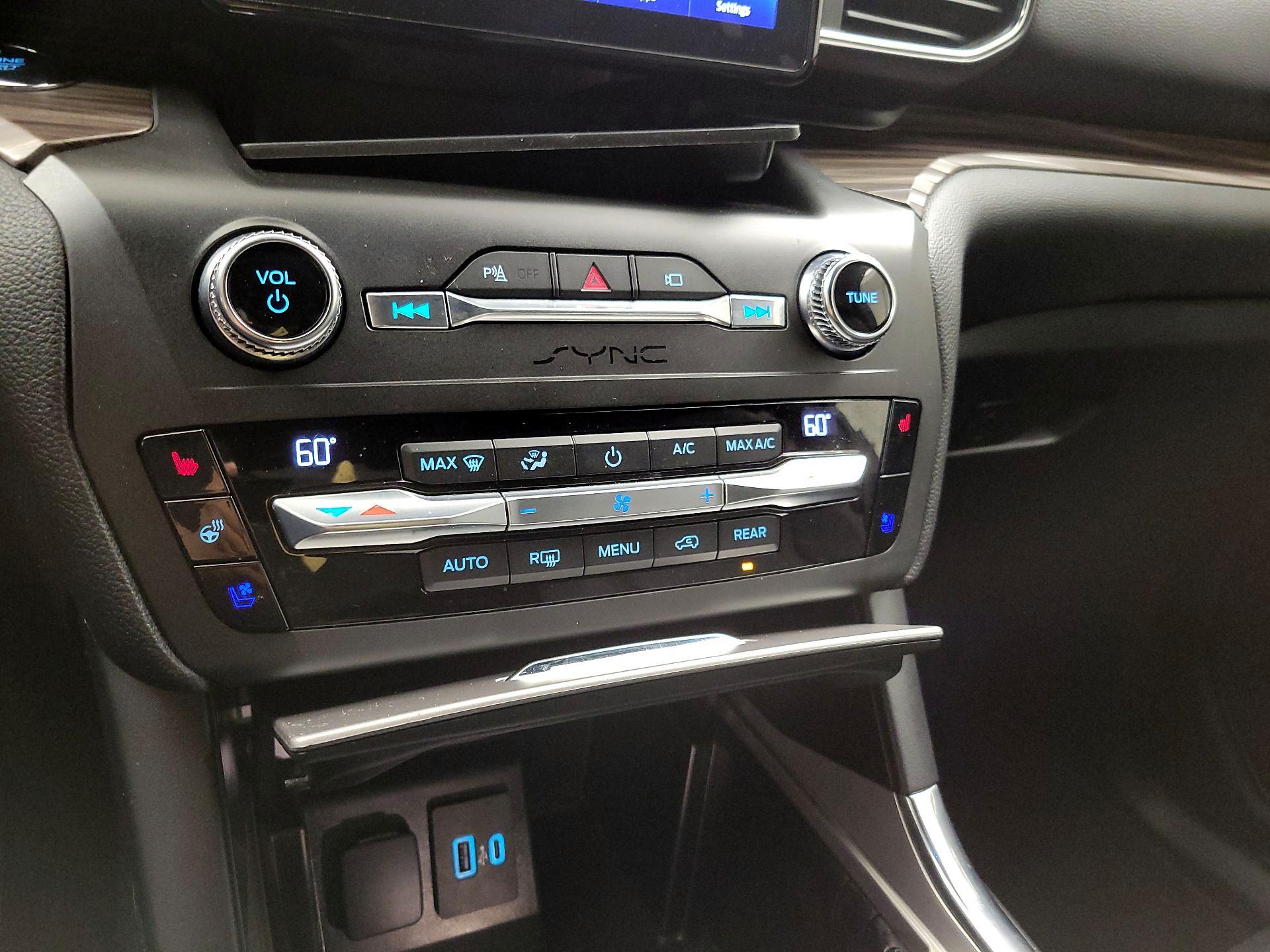 Thumbnail: 2020 Ford Explorer - 17