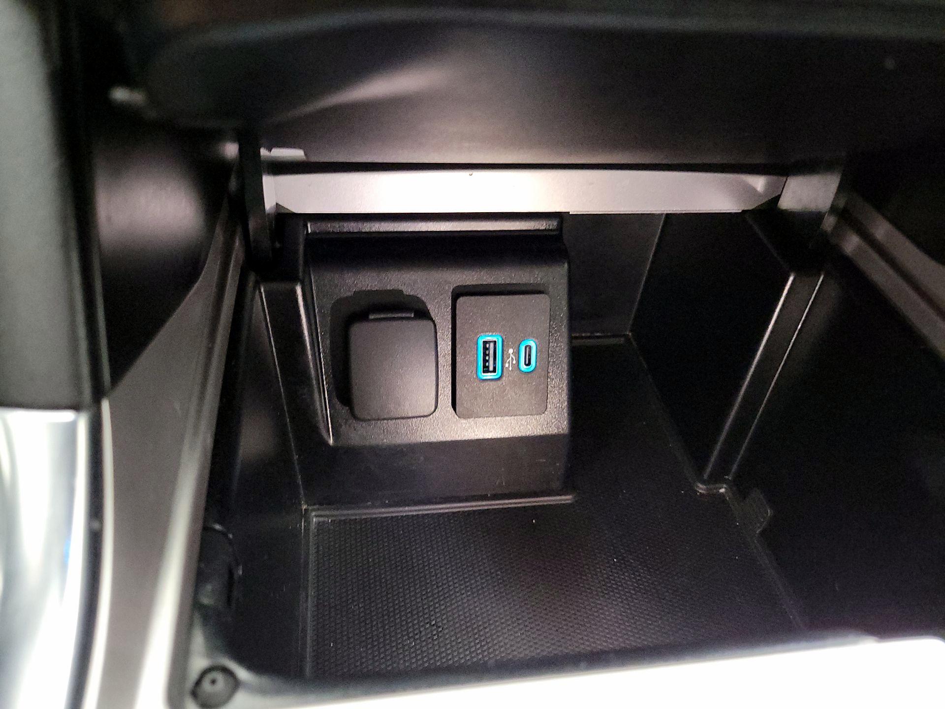 Thumbnail: 2020 Ford Explorer - 19