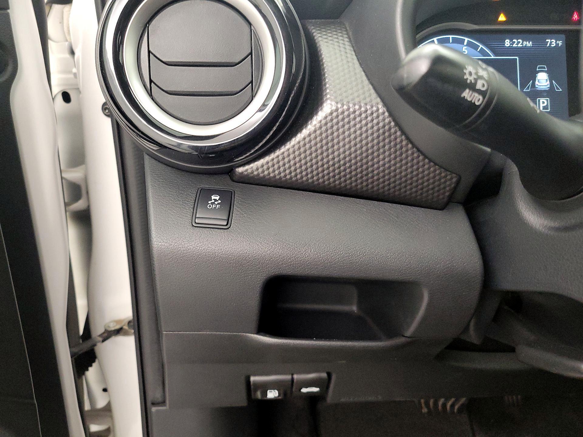 Thumbnail: 2018 Nissan Kicks - 13