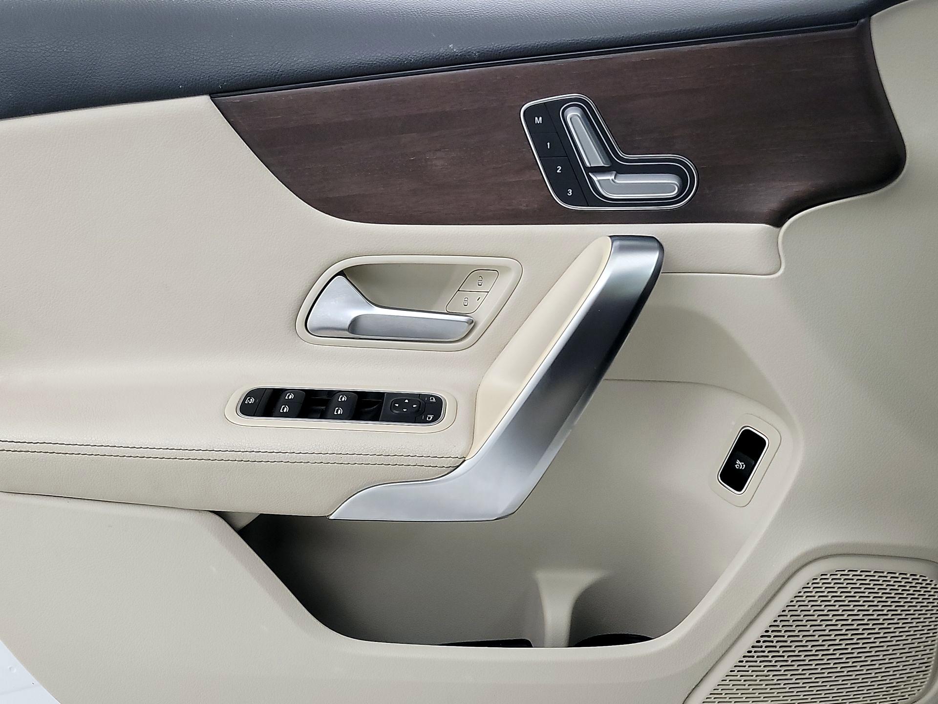 Thumbnail: 2019 Mercedes-Benz A-Class - 12