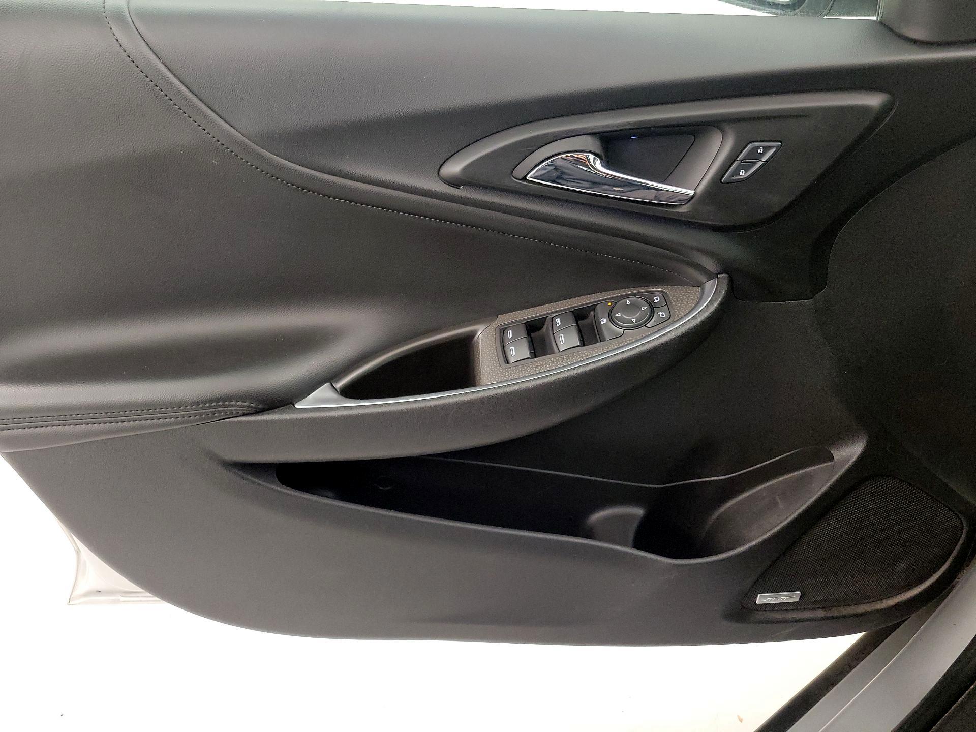 Thumbnail: 2016 Chevrolet Malibu - 12