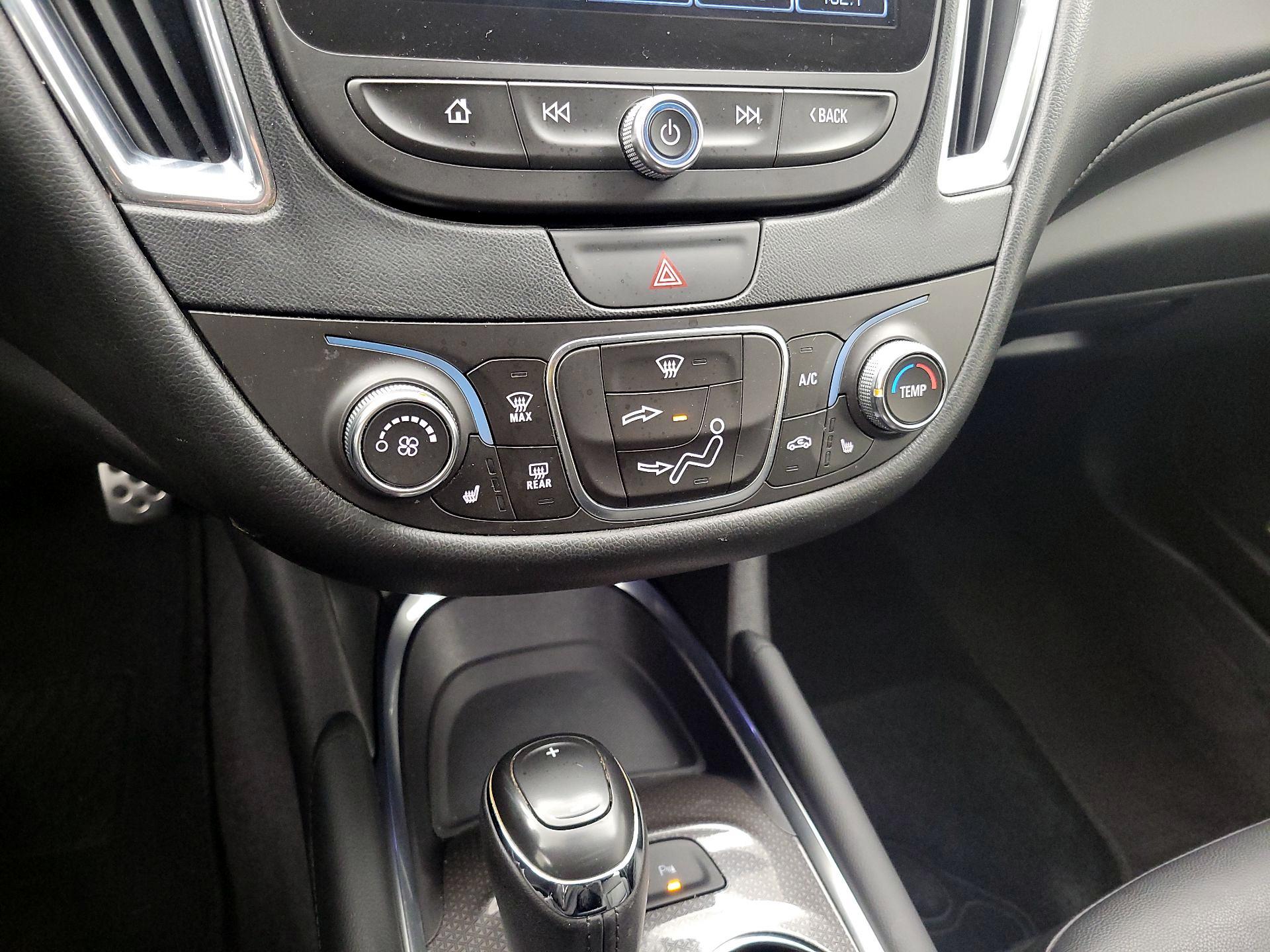 Thumbnail: 2016 Chevrolet Malibu - 16