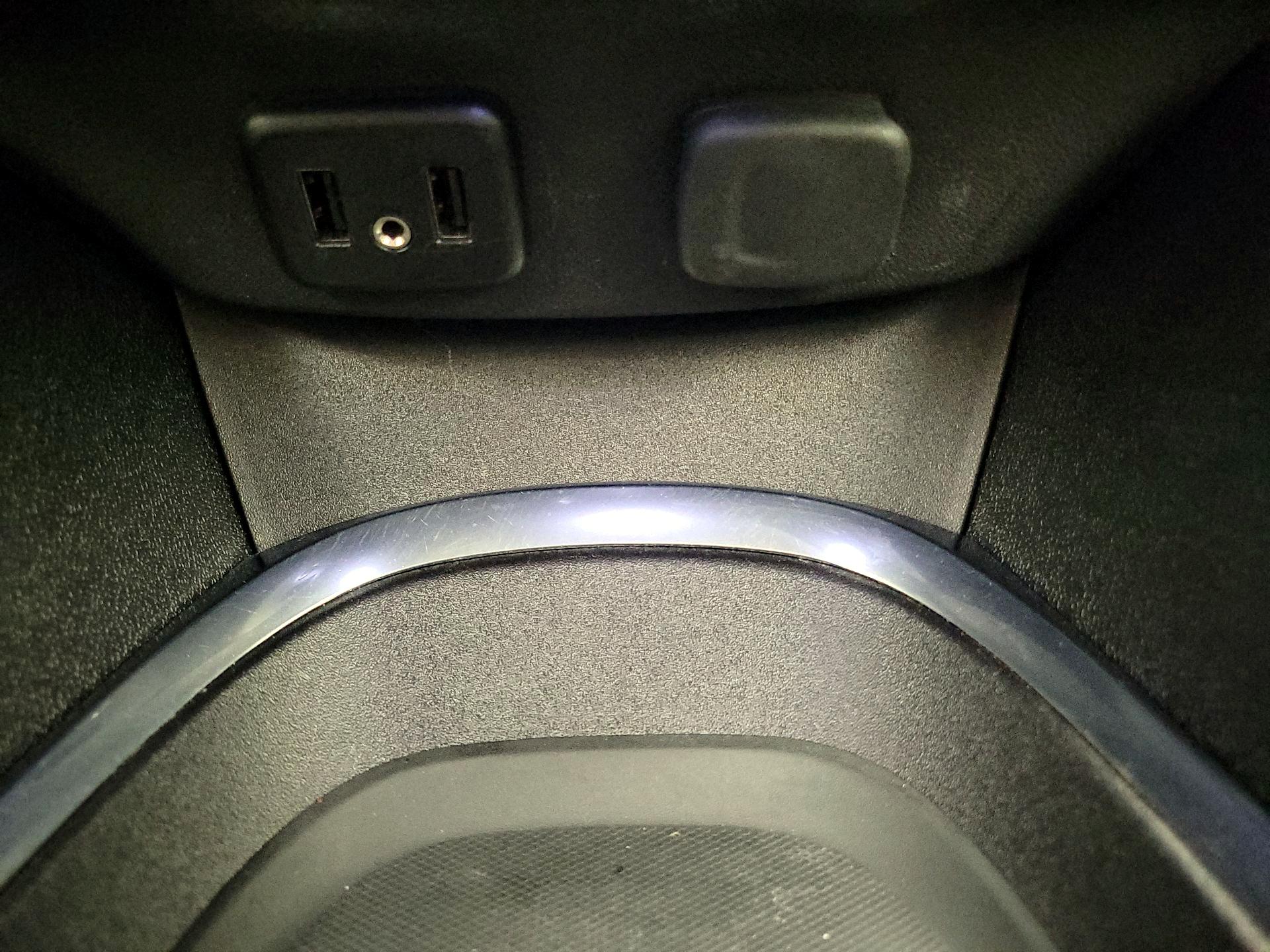 Thumbnail: 2016 Chevrolet Malibu - 18