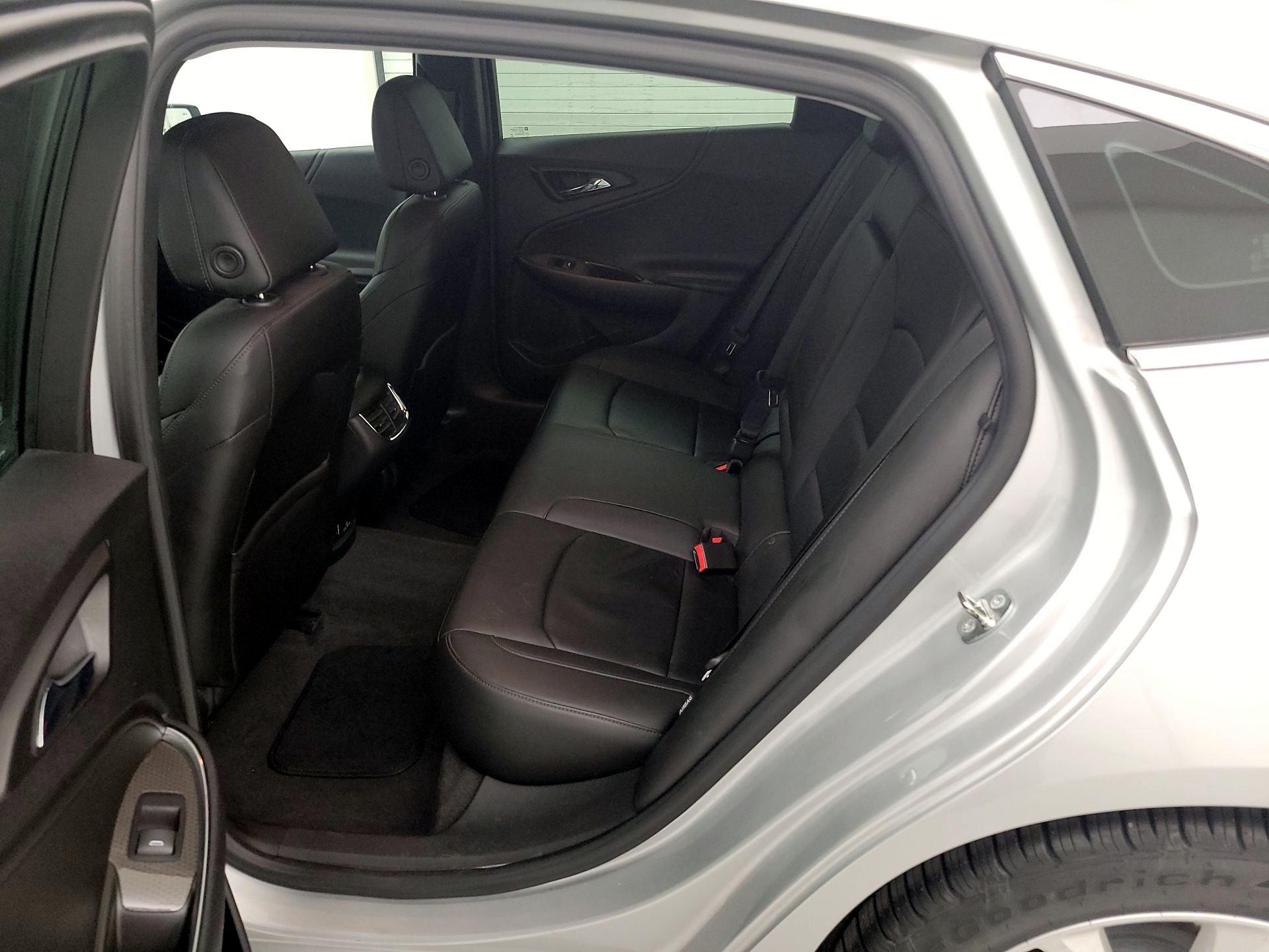 Thumbnail: 2016 Chevrolet Malibu - 19