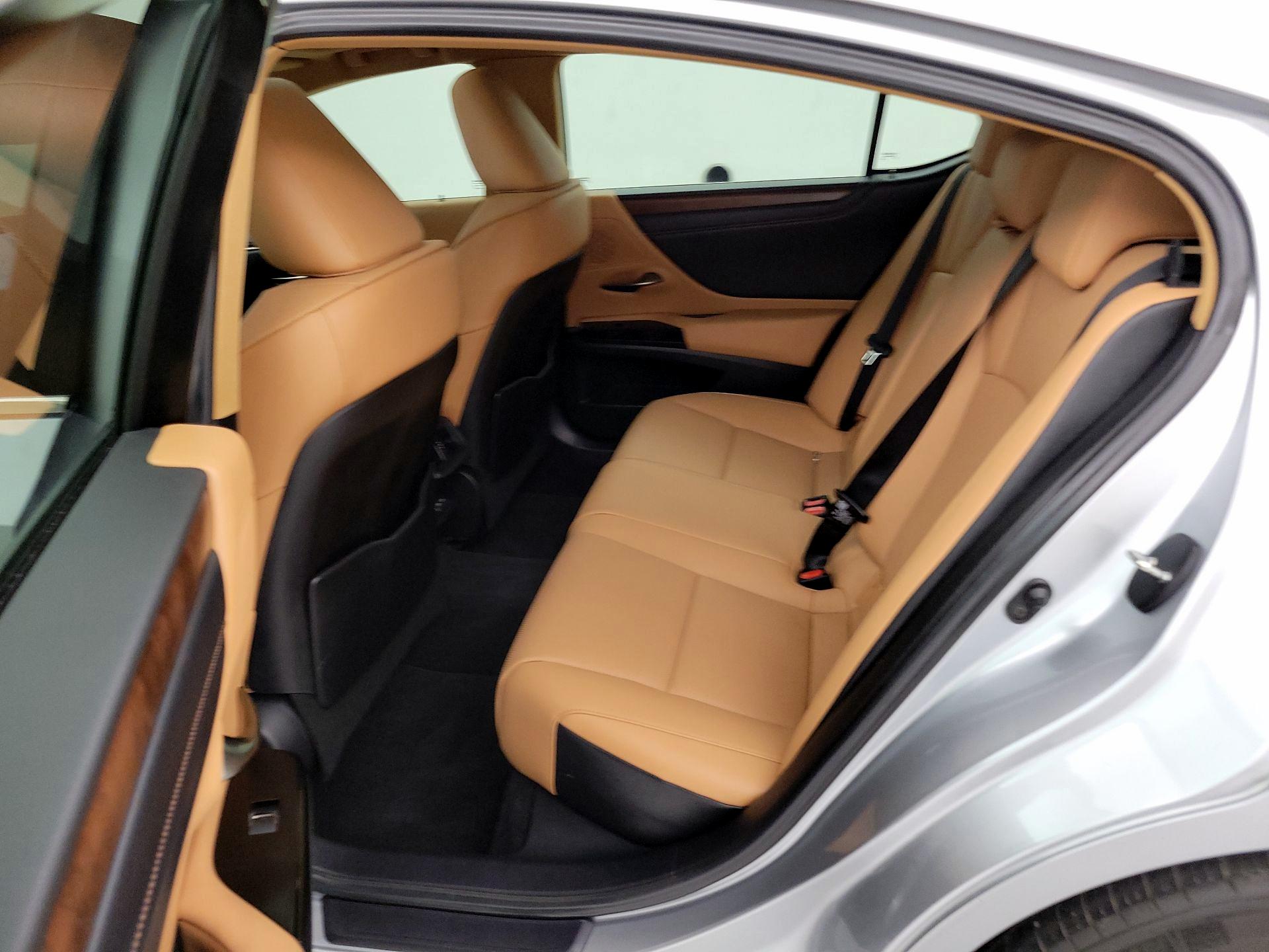 Thumbnail: 2023 Lexus ES - 20