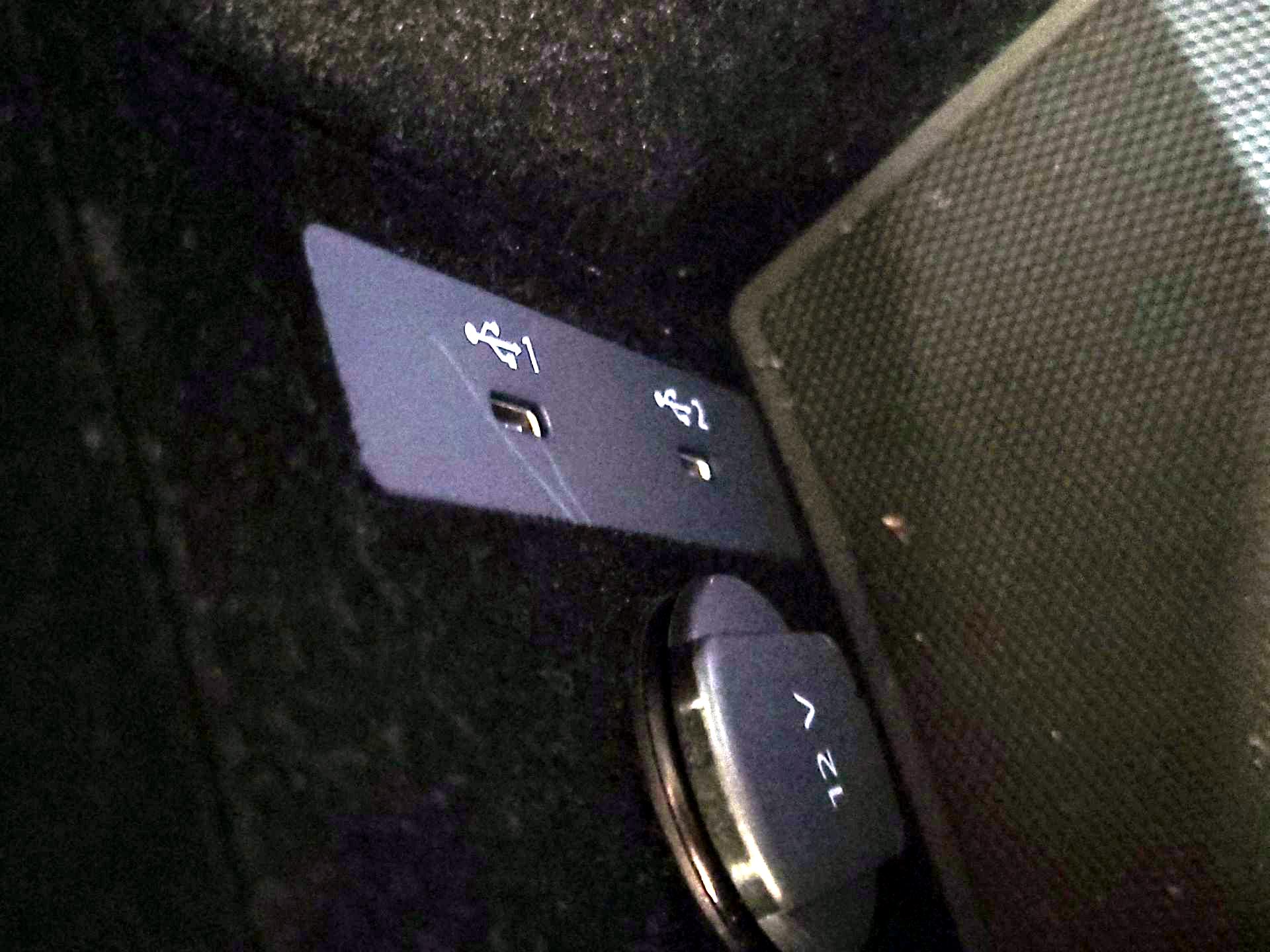 Thumbnail: 2022 Porsche Taycan - 19