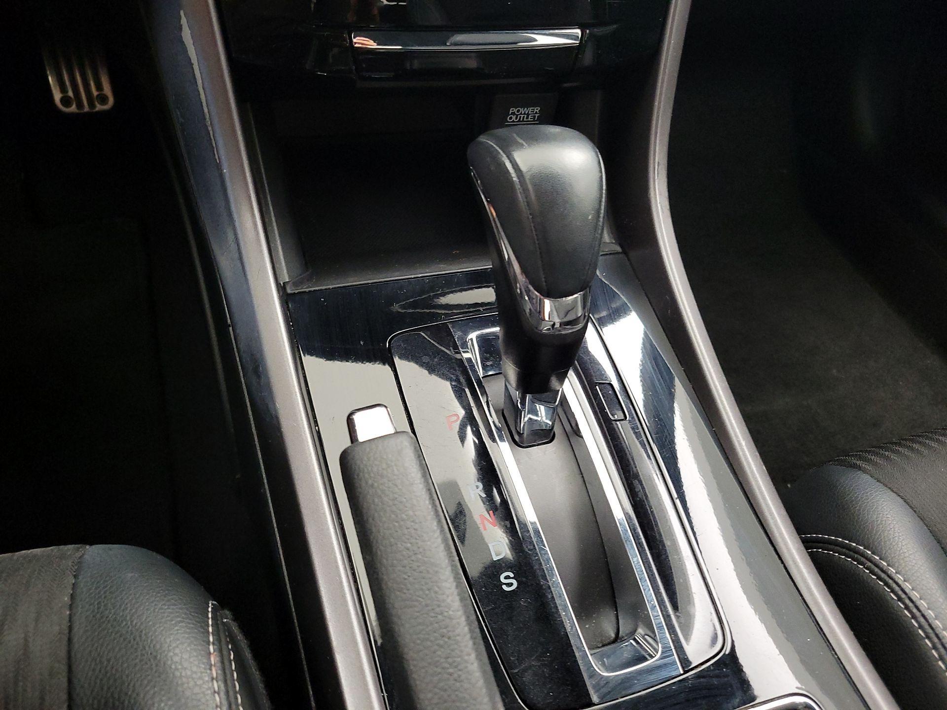 Thumbnail: 2016 Honda Accord - 17