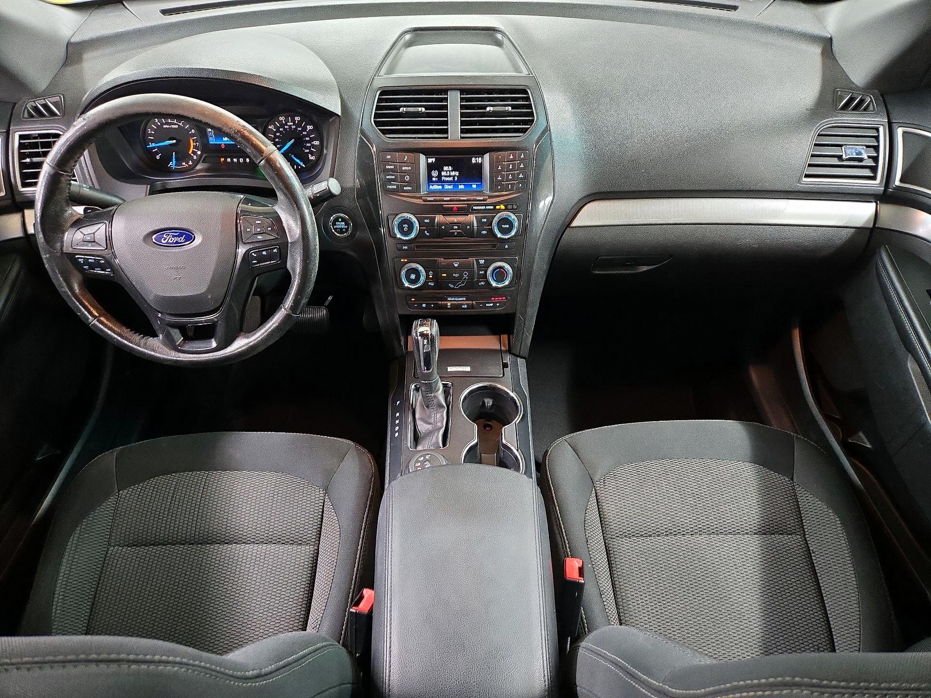 Thumbnail: 2016 Ford Explorer - 9