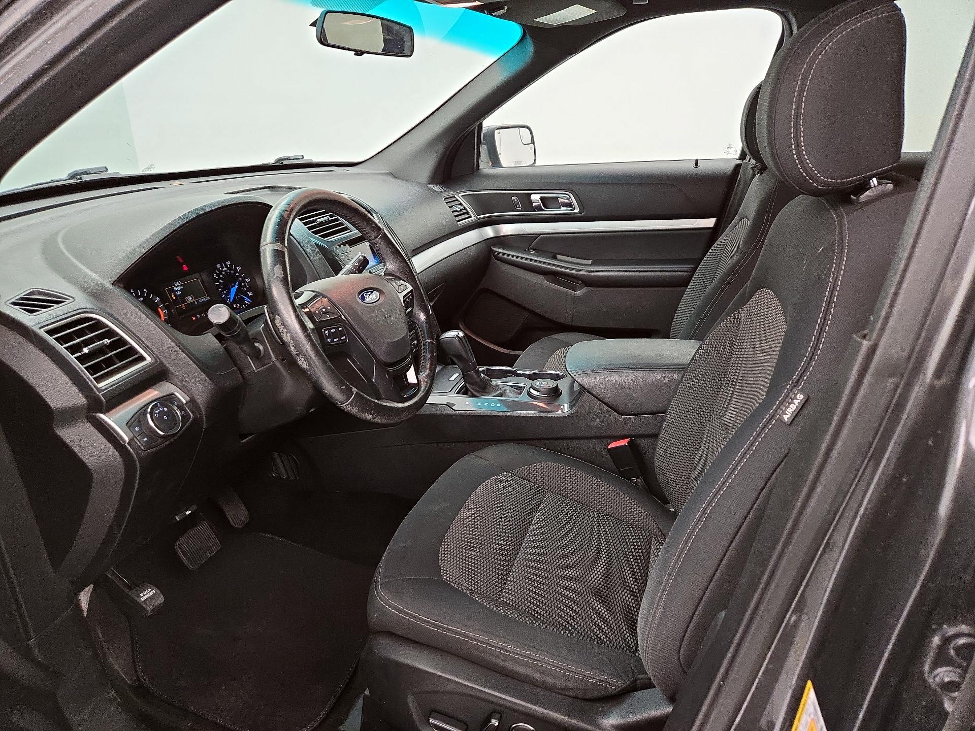 Thumbnail: 2016 Ford Explorer - 11