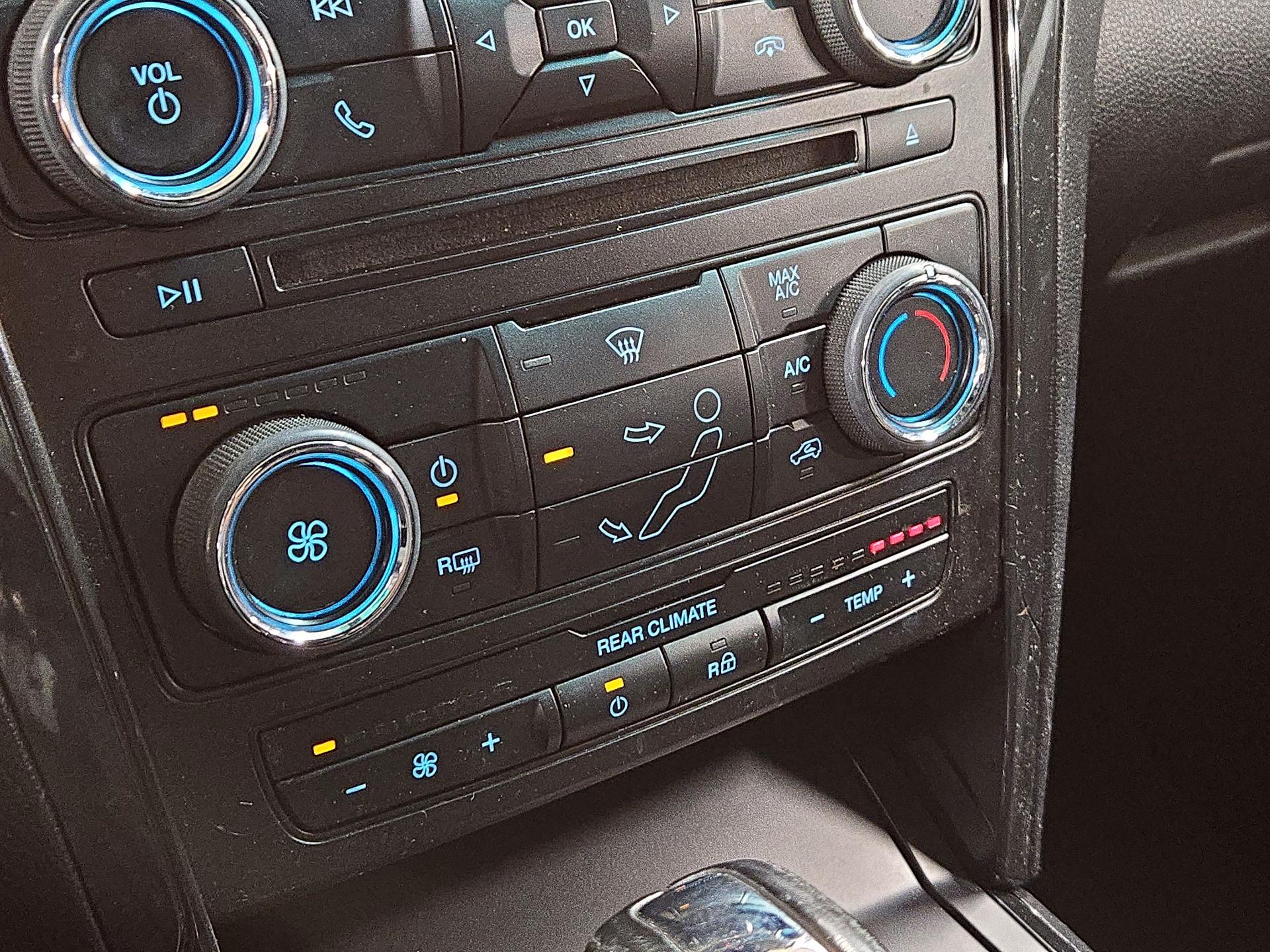 Thumbnail: 2016 Ford Explorer - 16