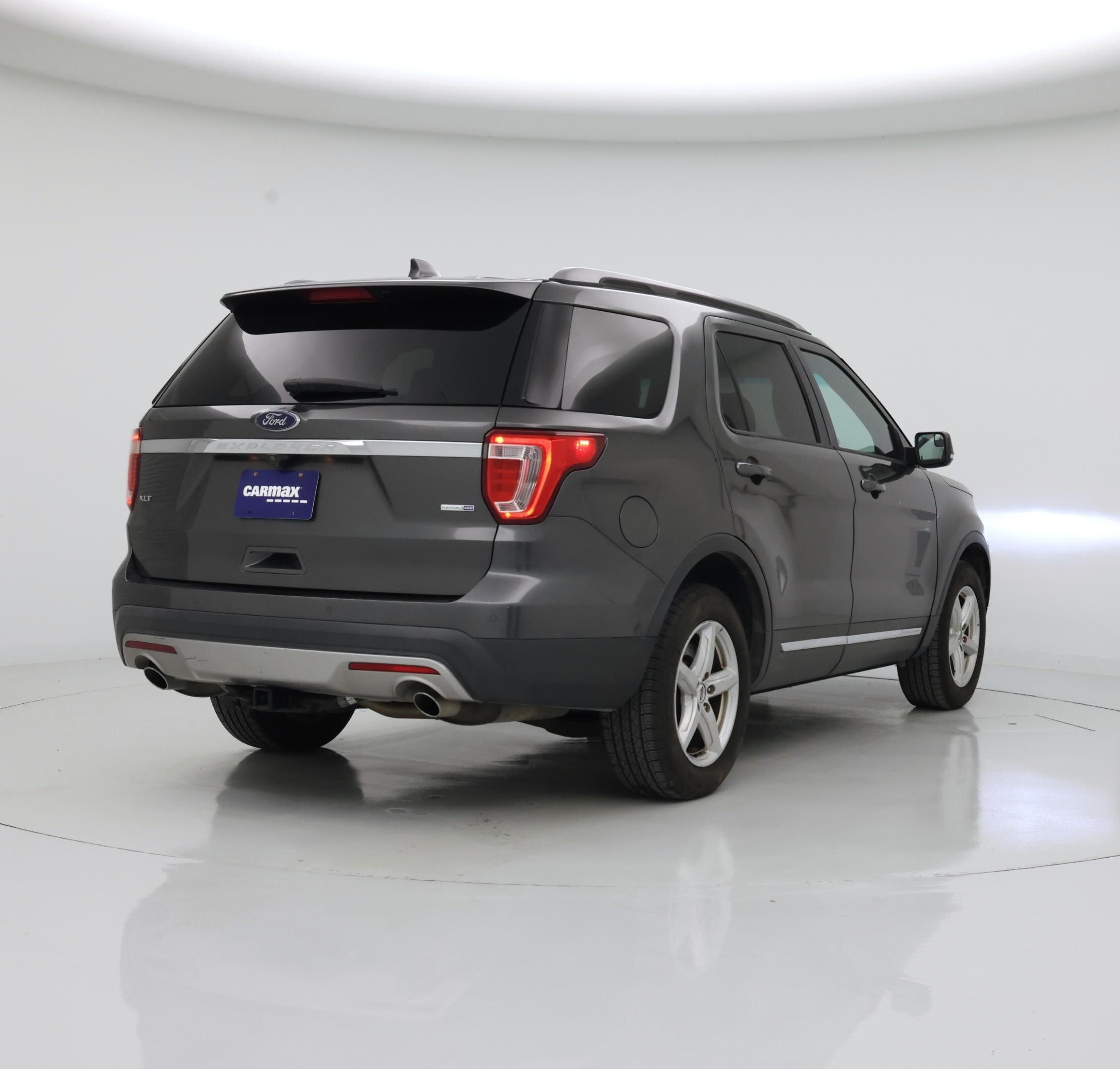 Thumbnail: 2016 Ford Explorer - 8