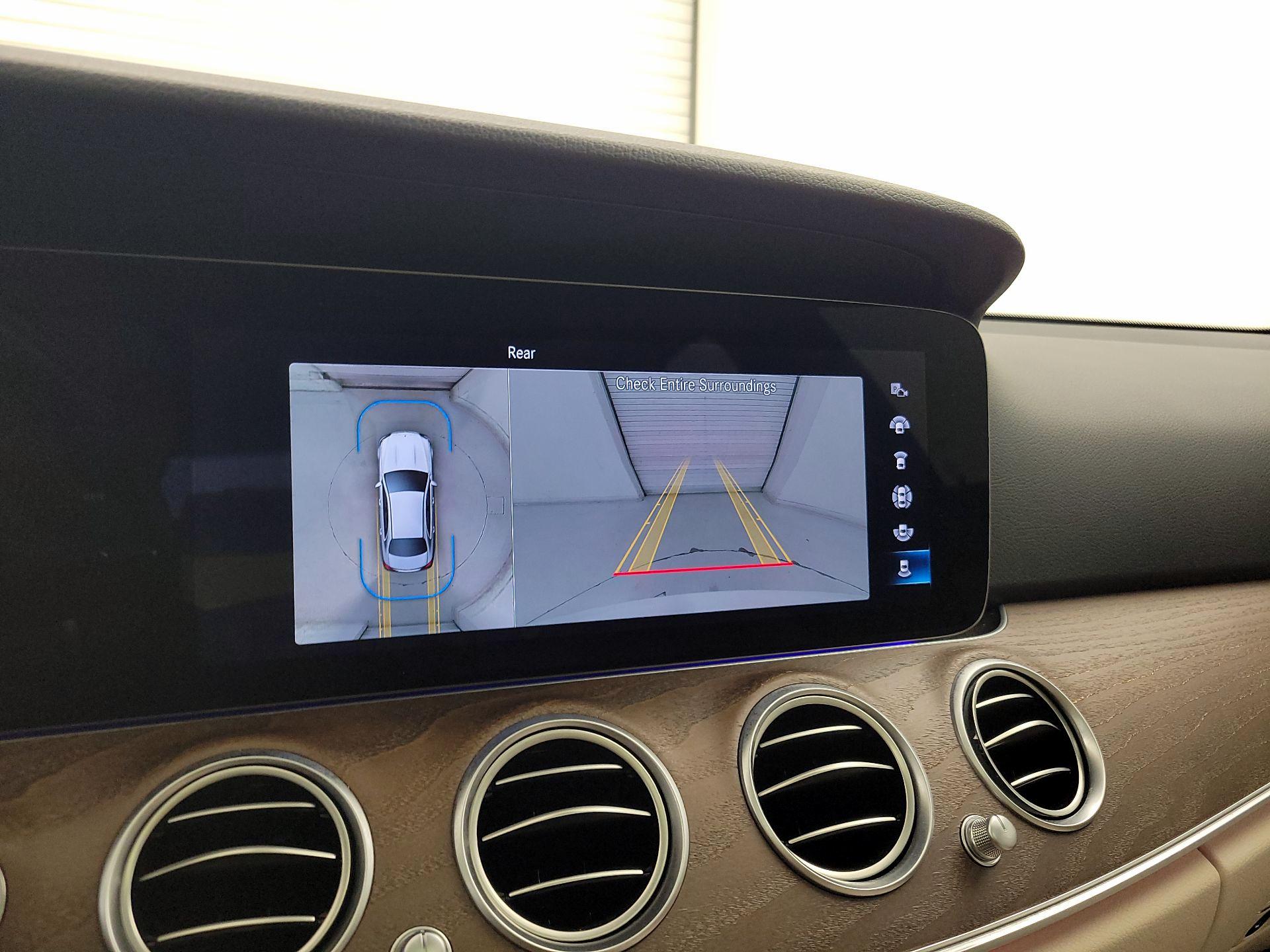 Thumbnail: 2022 Mercedes-Benz E-Class - 15