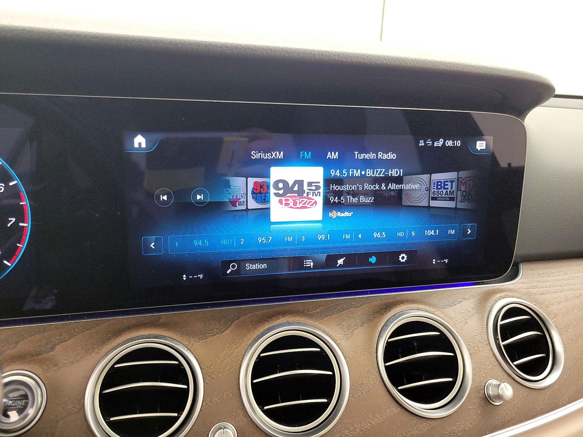 Thumbnail: 2022 Mercedes-Benz E-Class - 16