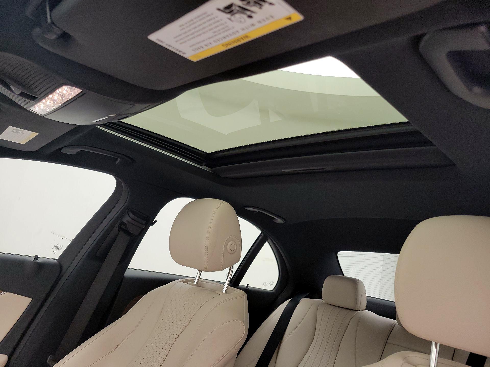 Thumbnail: 2022 Mercedes-Benz E-Class - 20