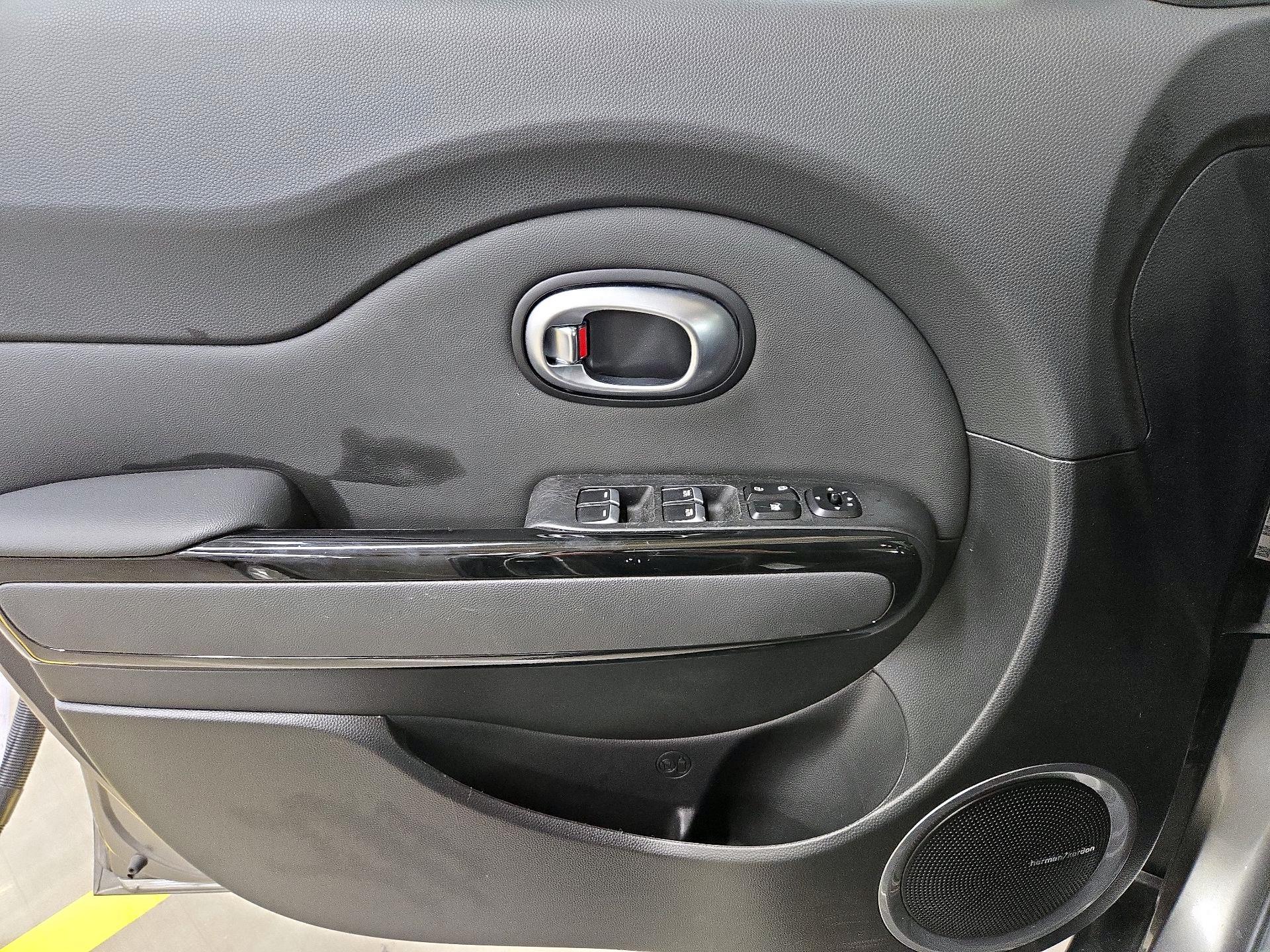 Thumbnail: 2019 Kia Soul - 12