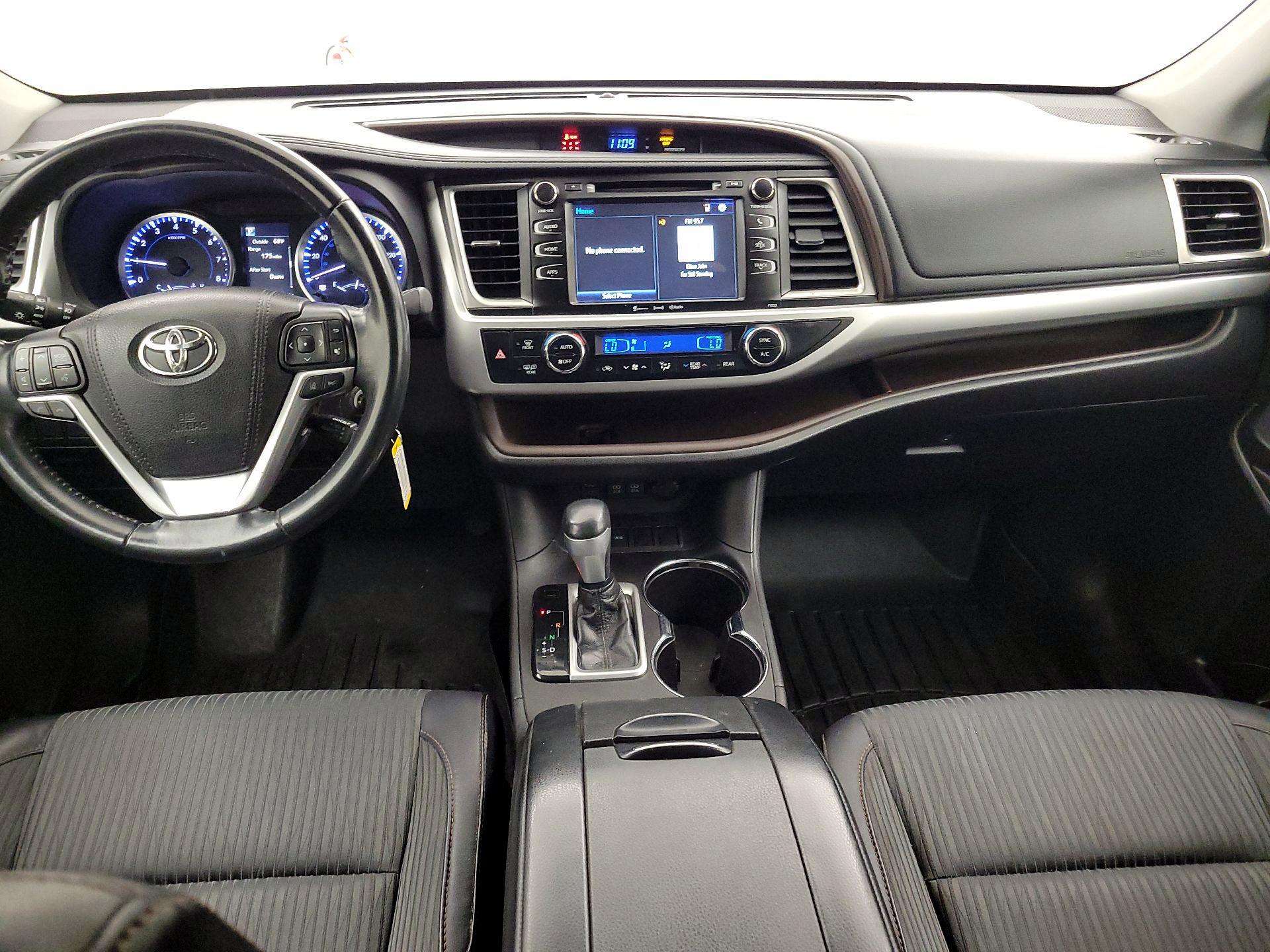 Thumbnail: 2018 Toyota Highlander - 9