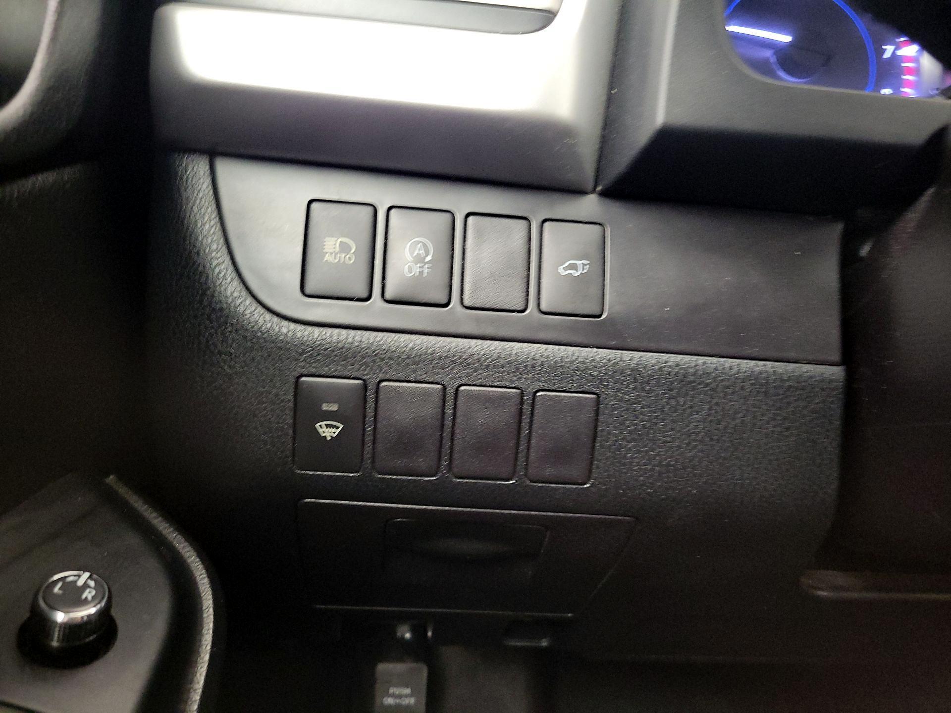 Thumbnail: 2018 Toyota Highlander - 13