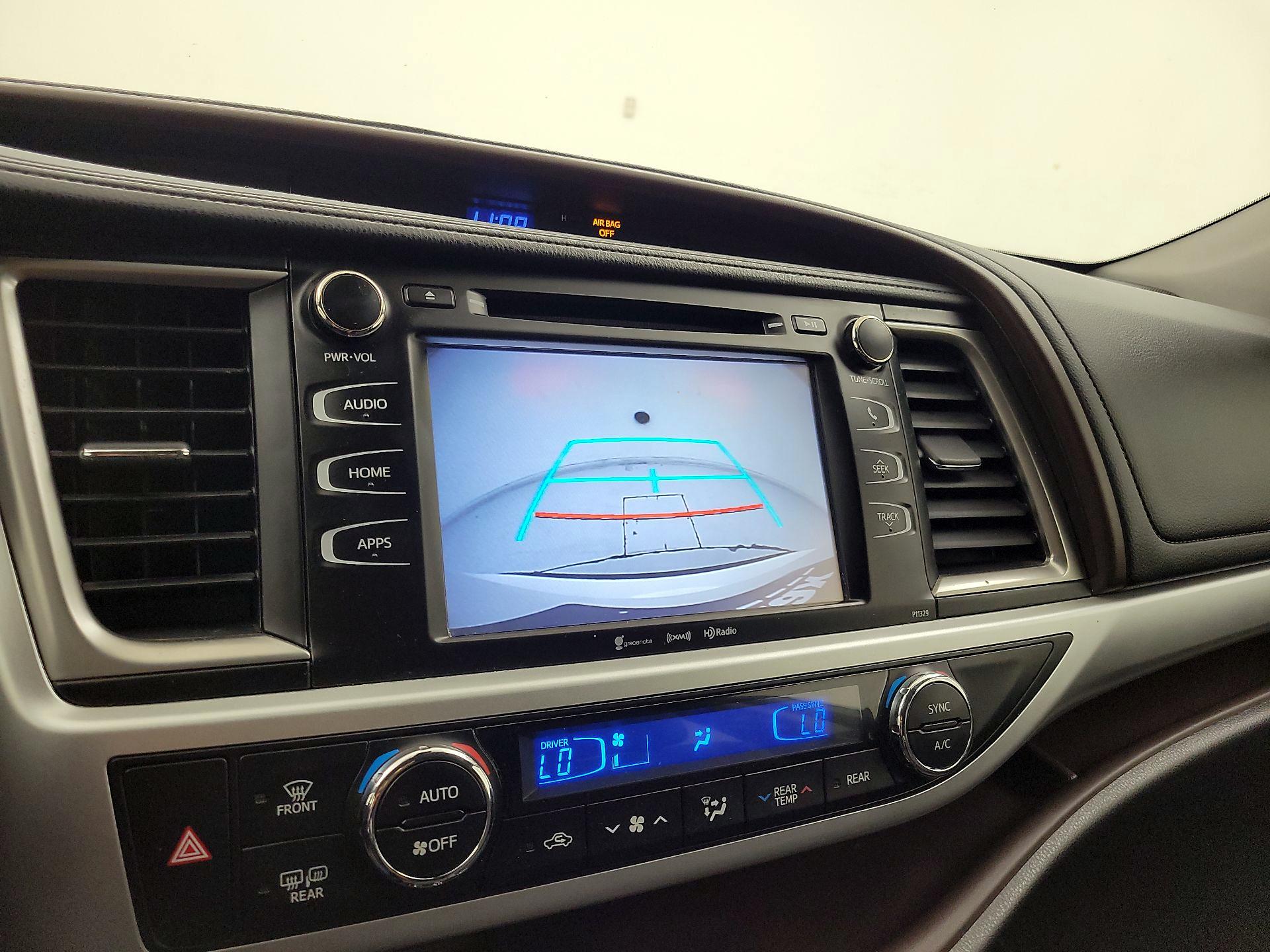 Thumbnail: 2018 Toyota Highlander - 14