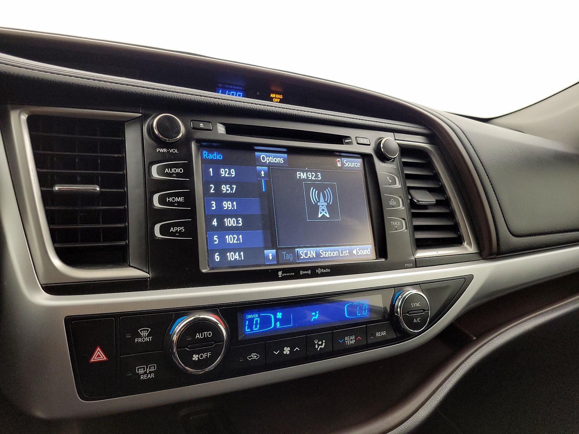 Thumbnail: 2018 Toyota Highlander - 15