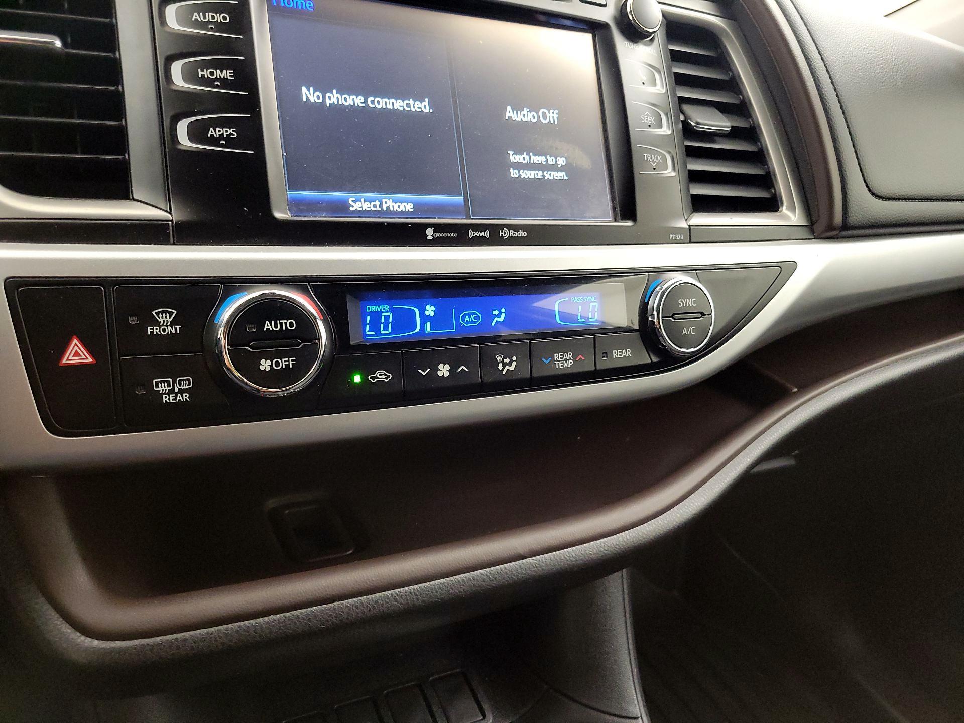 Thumbnail: 2018 Toyota Highlander - 16