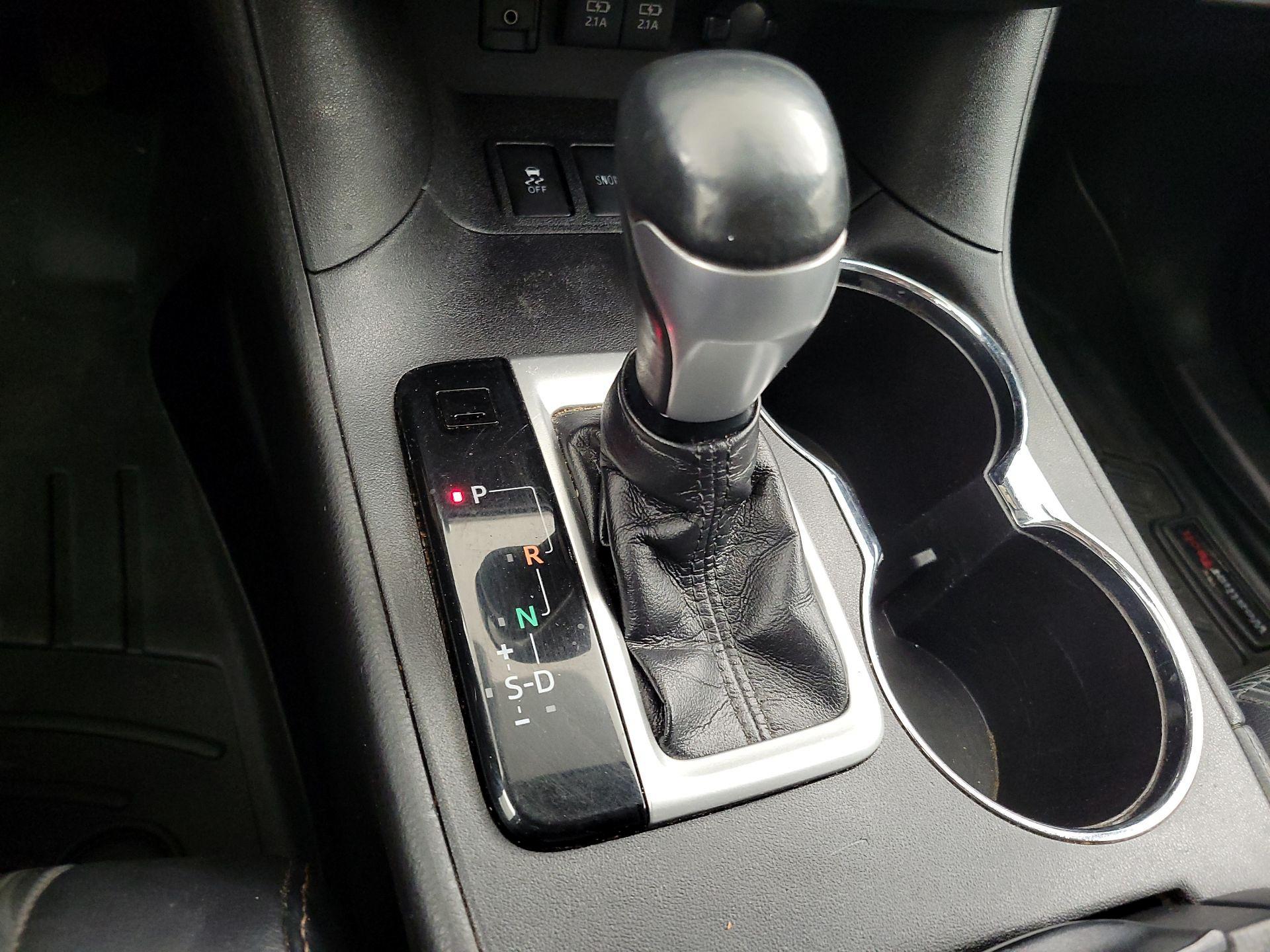 Thumbnail: 2018 Toyota Highlander - 17