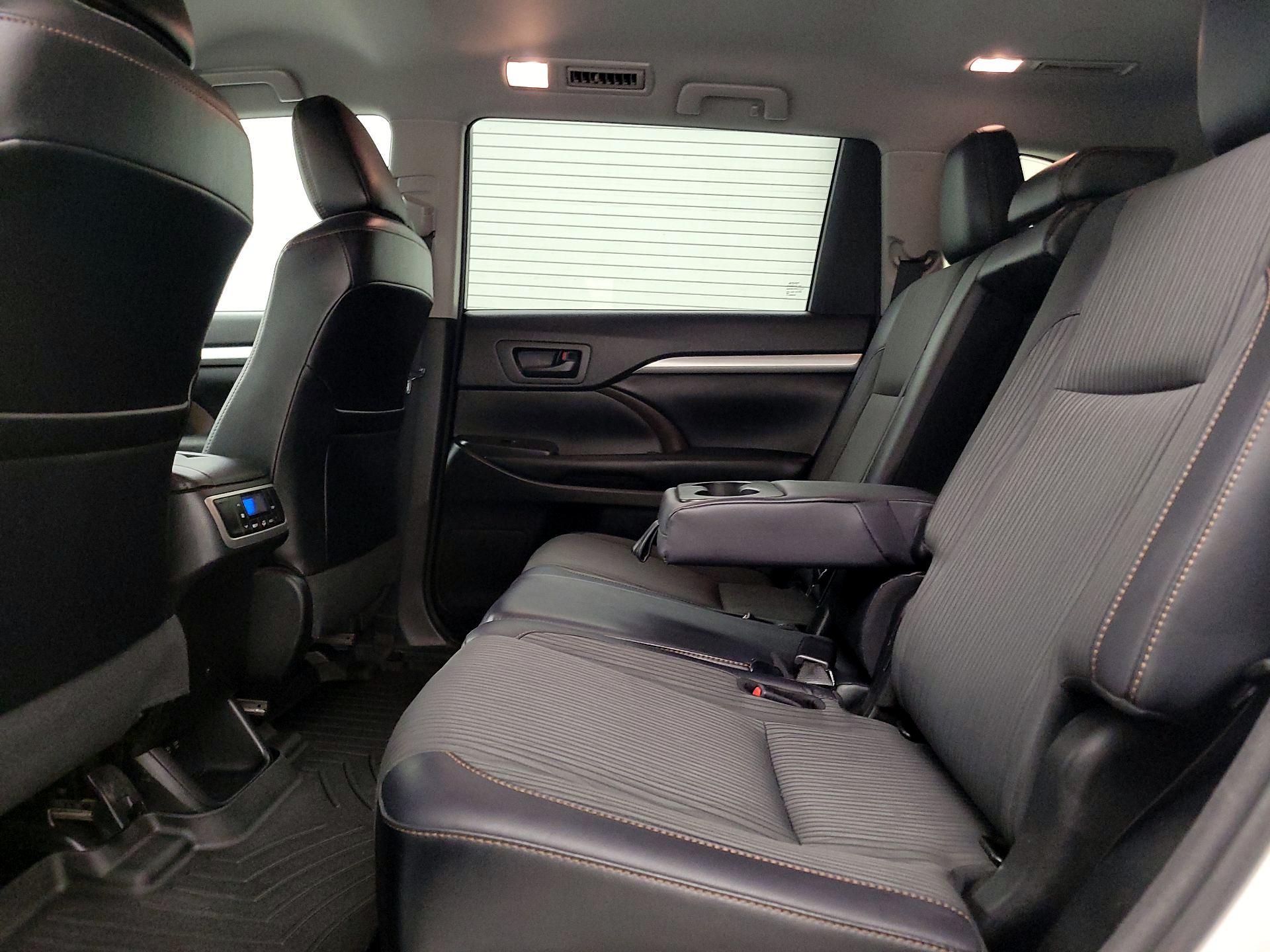 Thumbnail: 2018 Toyota Highlander - 19