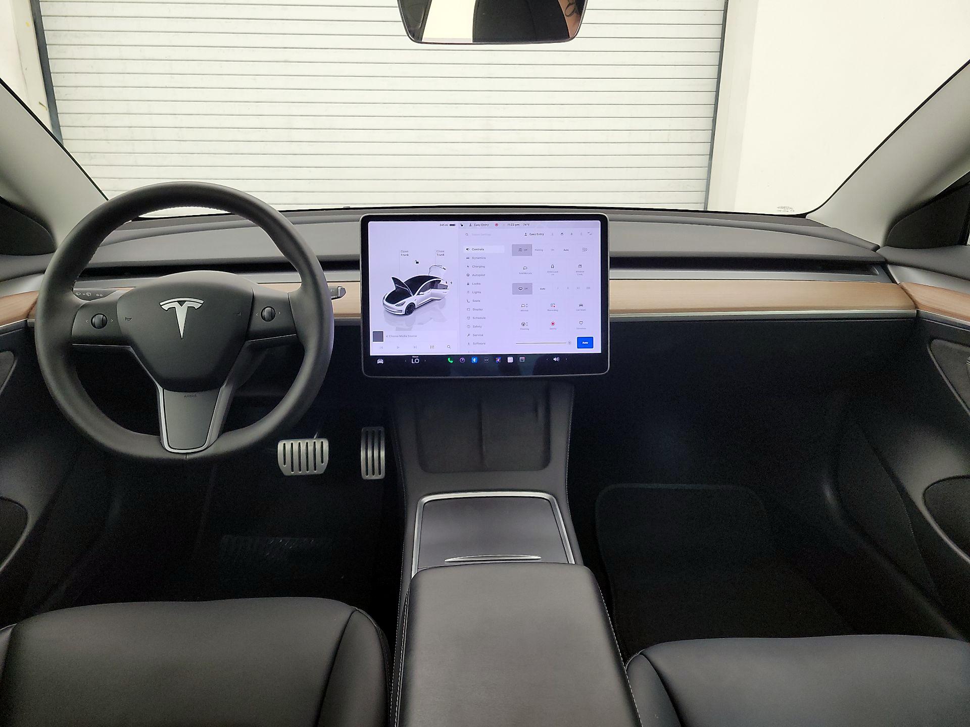 Thumbnail: 2023 Tesla Model 3 - 9