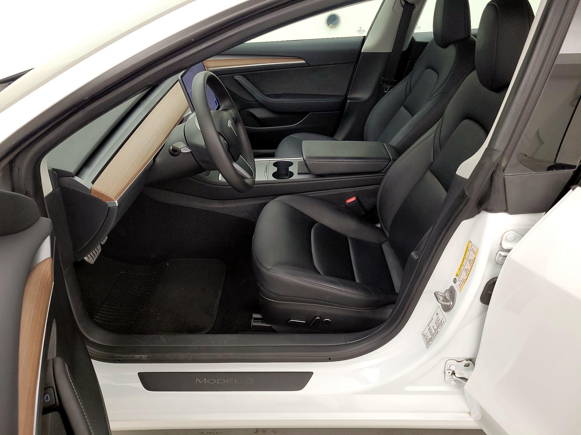 Thumbnail: 2023 Tesla Model 3 - 11