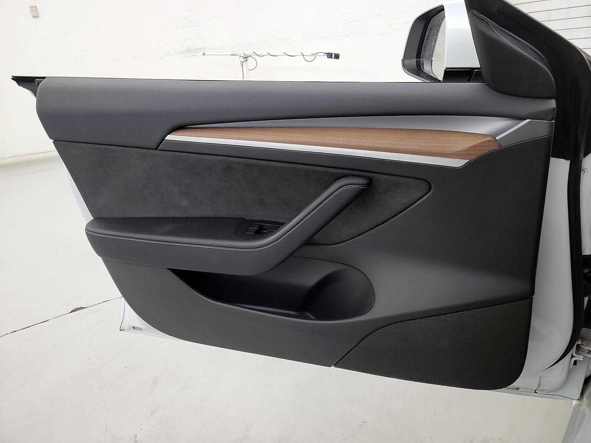 Thumbnail: 2023 Tesla Model 3 - 12