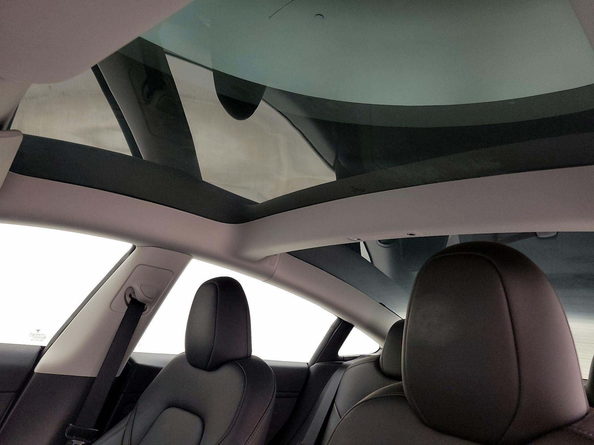 Thumbnail: 2023 Tesla Model 3 - 19