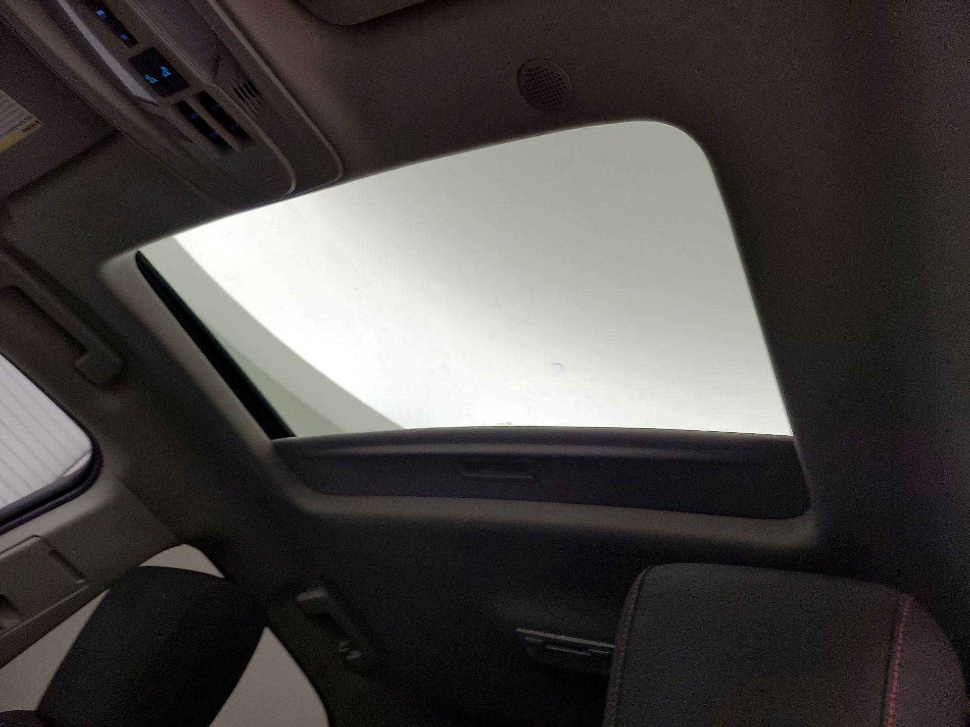 Thumbnail: 2016 Chevrolet Equinox - 18