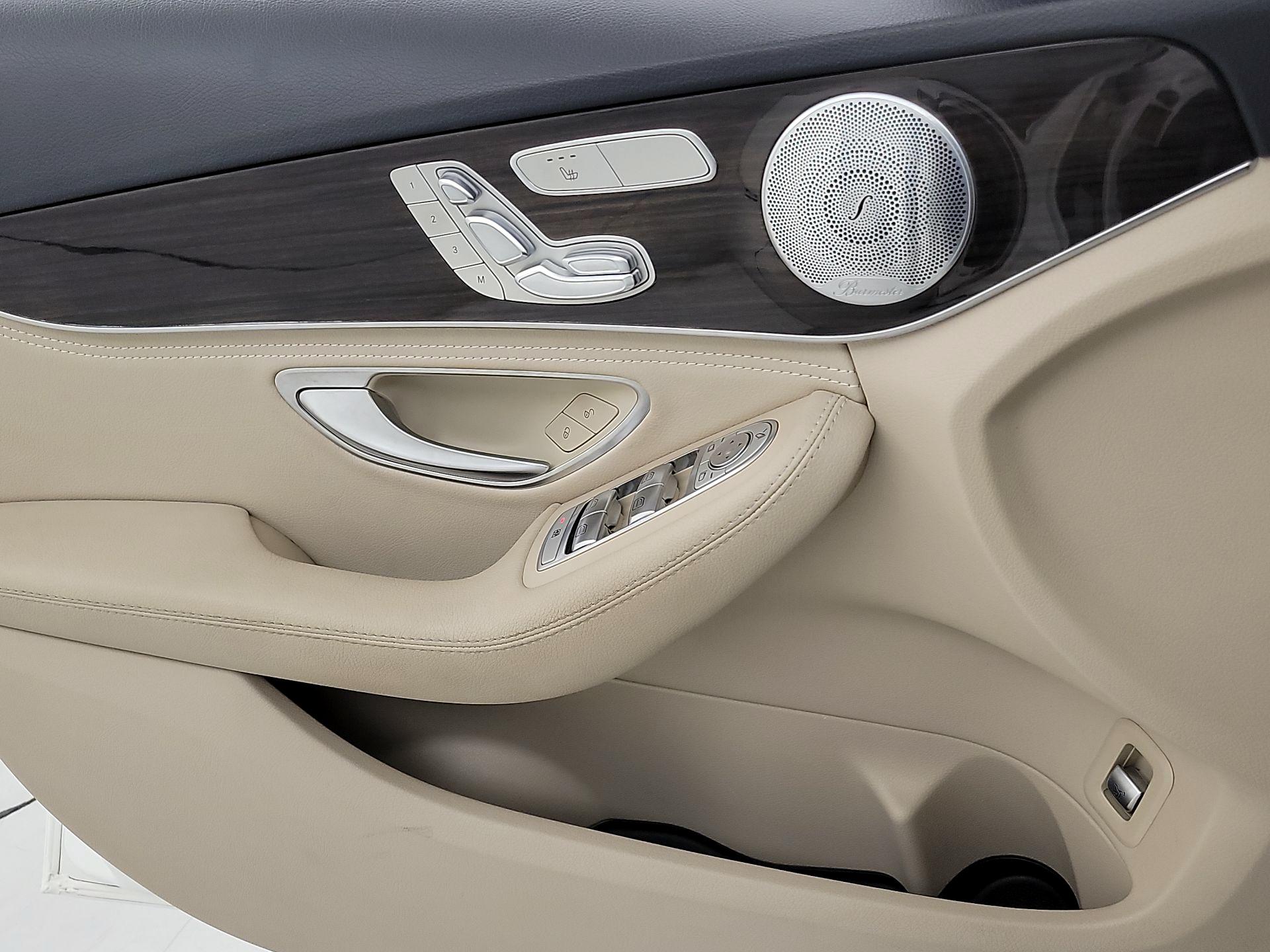 Thumbnail: 2015 Mercedes-Benz C-Class - 12