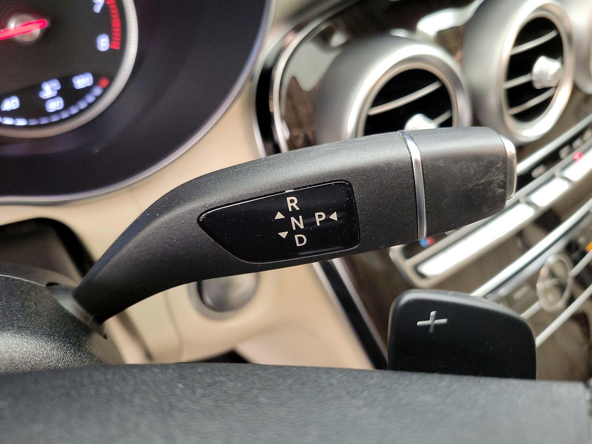 Thumbnail: 2015 Mercedes-Benz C-Class - 17