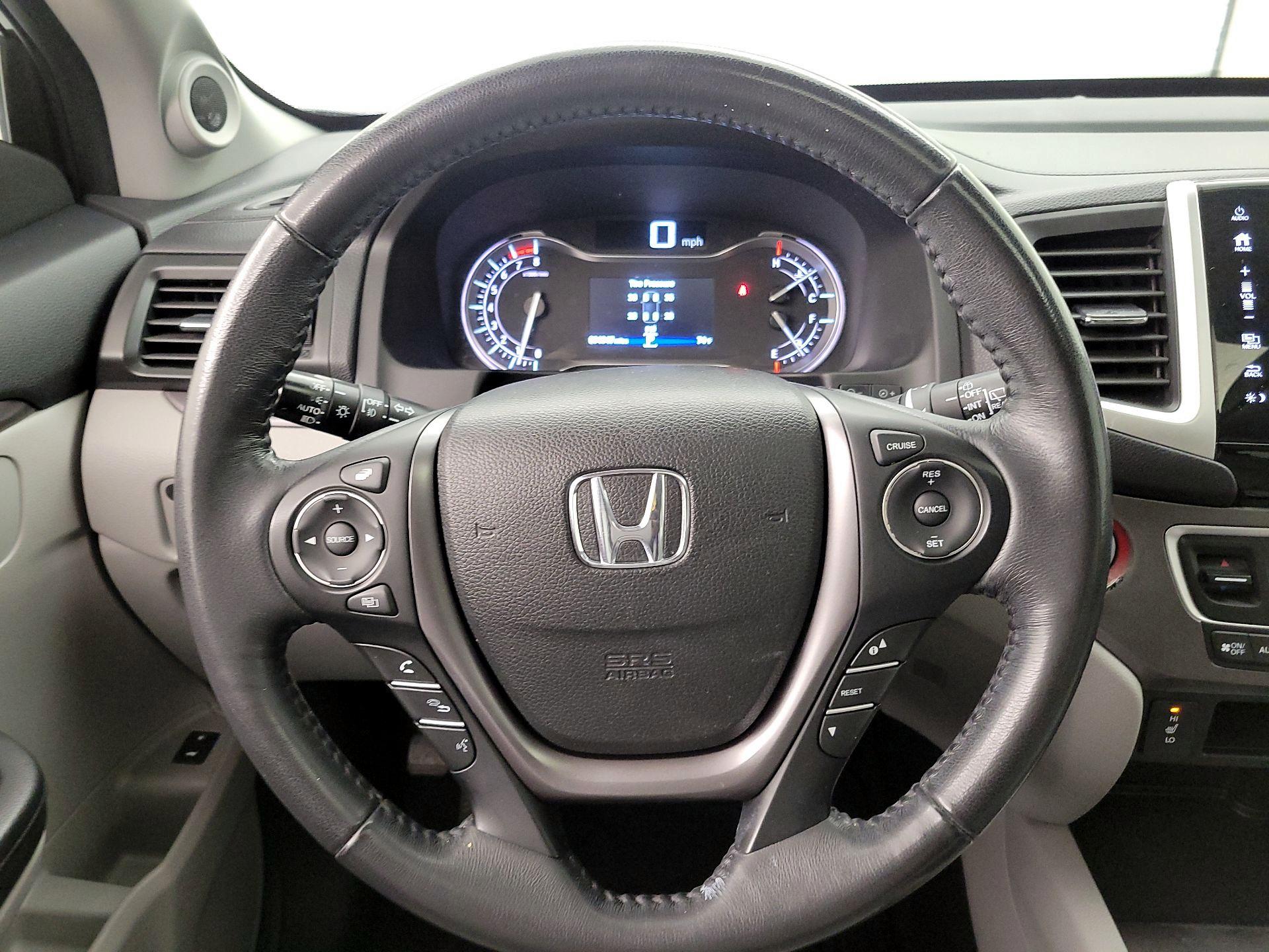 Thumbnail: 2018 Honda Pilot - 10