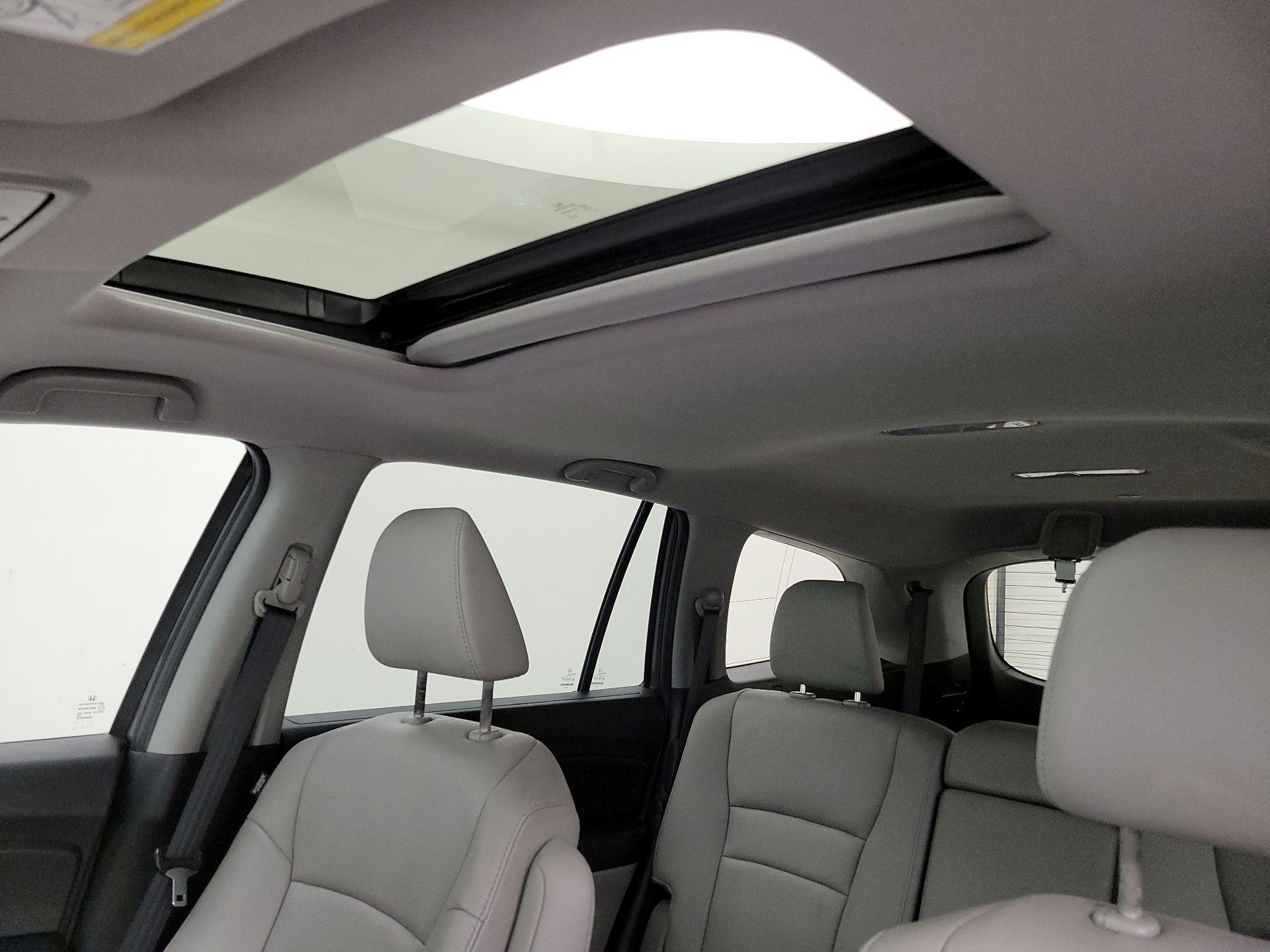 Thumbnail: 2018 Honda Pilot - 19