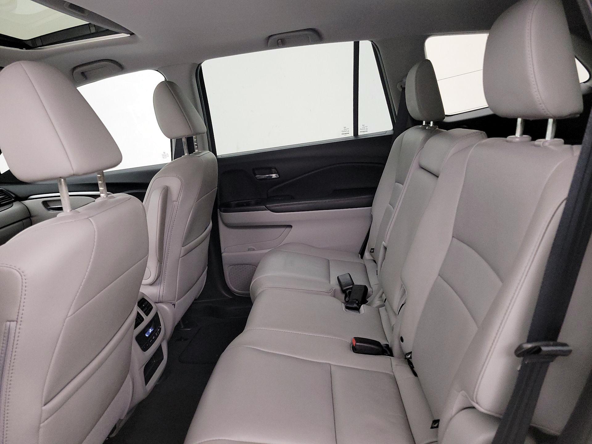 Thumbnail: 2018 Honda Pilot - 20