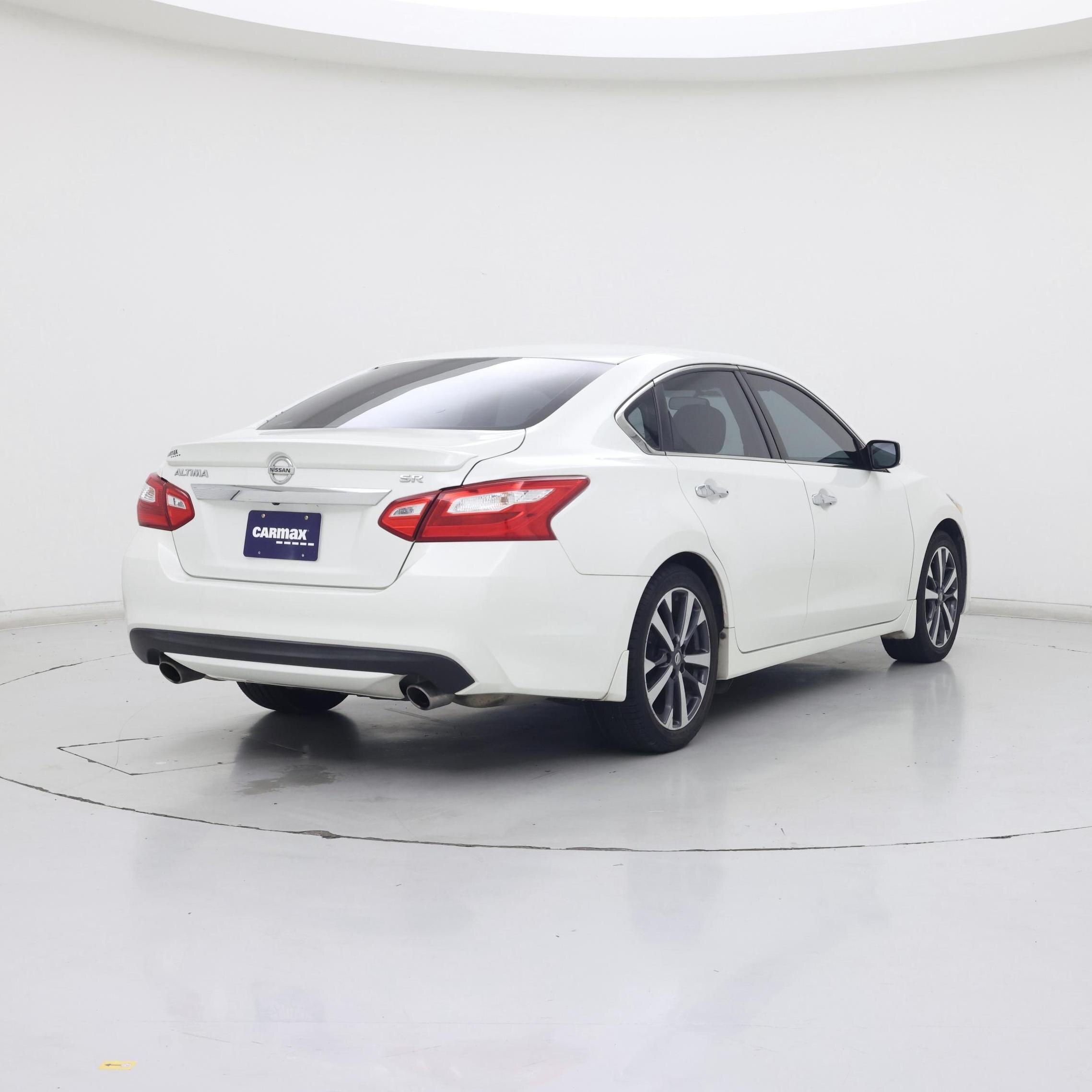 Thumbnail: 2016 Nissan Altima - 8