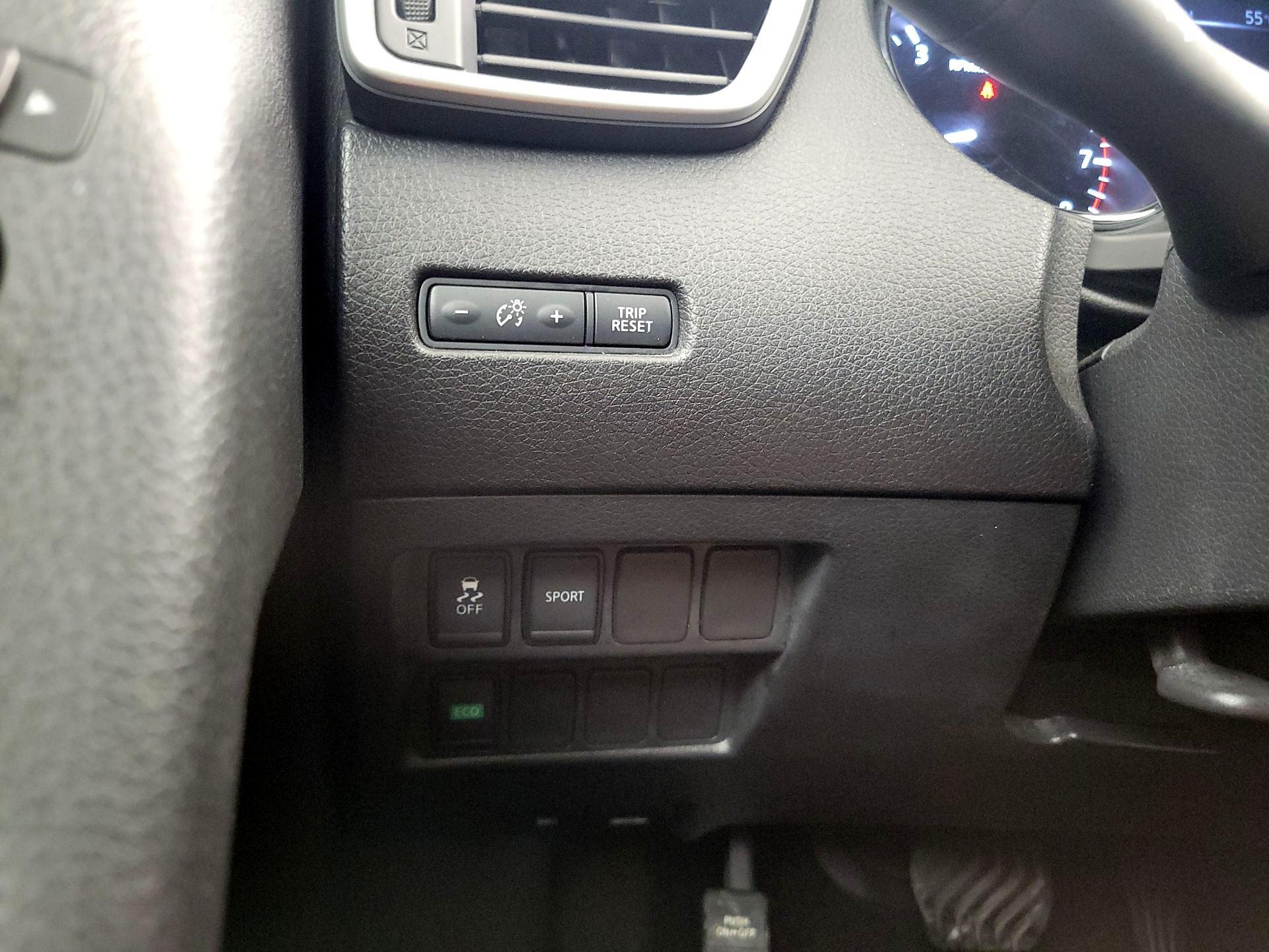 Thumbnail: 2016 Nissan Rogue - 13