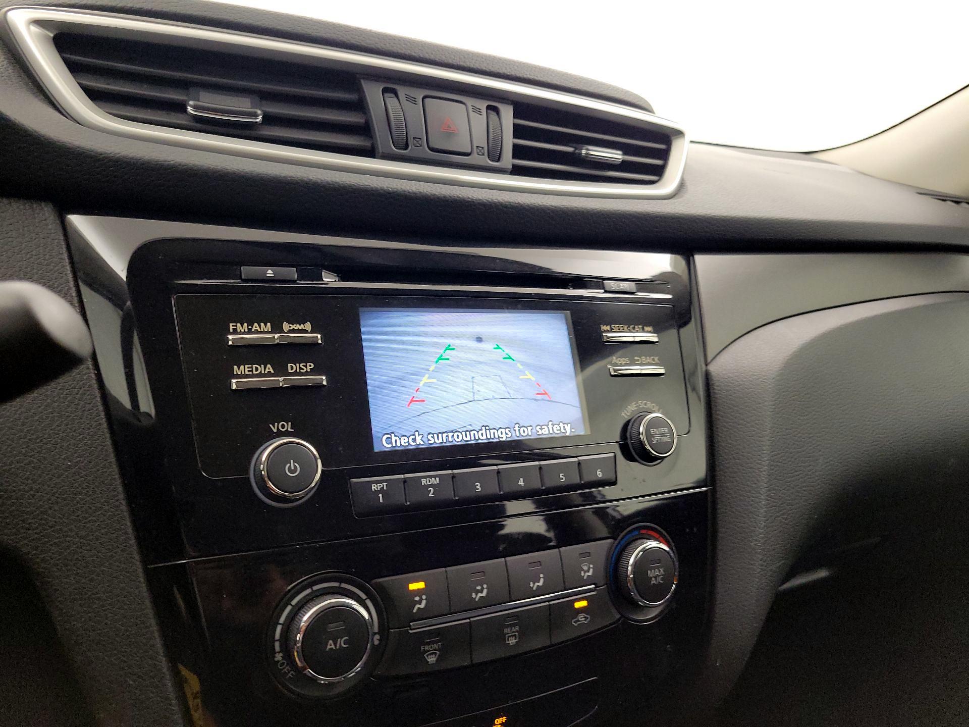 Thumbnail: 2016 Nissan Rogue - 14