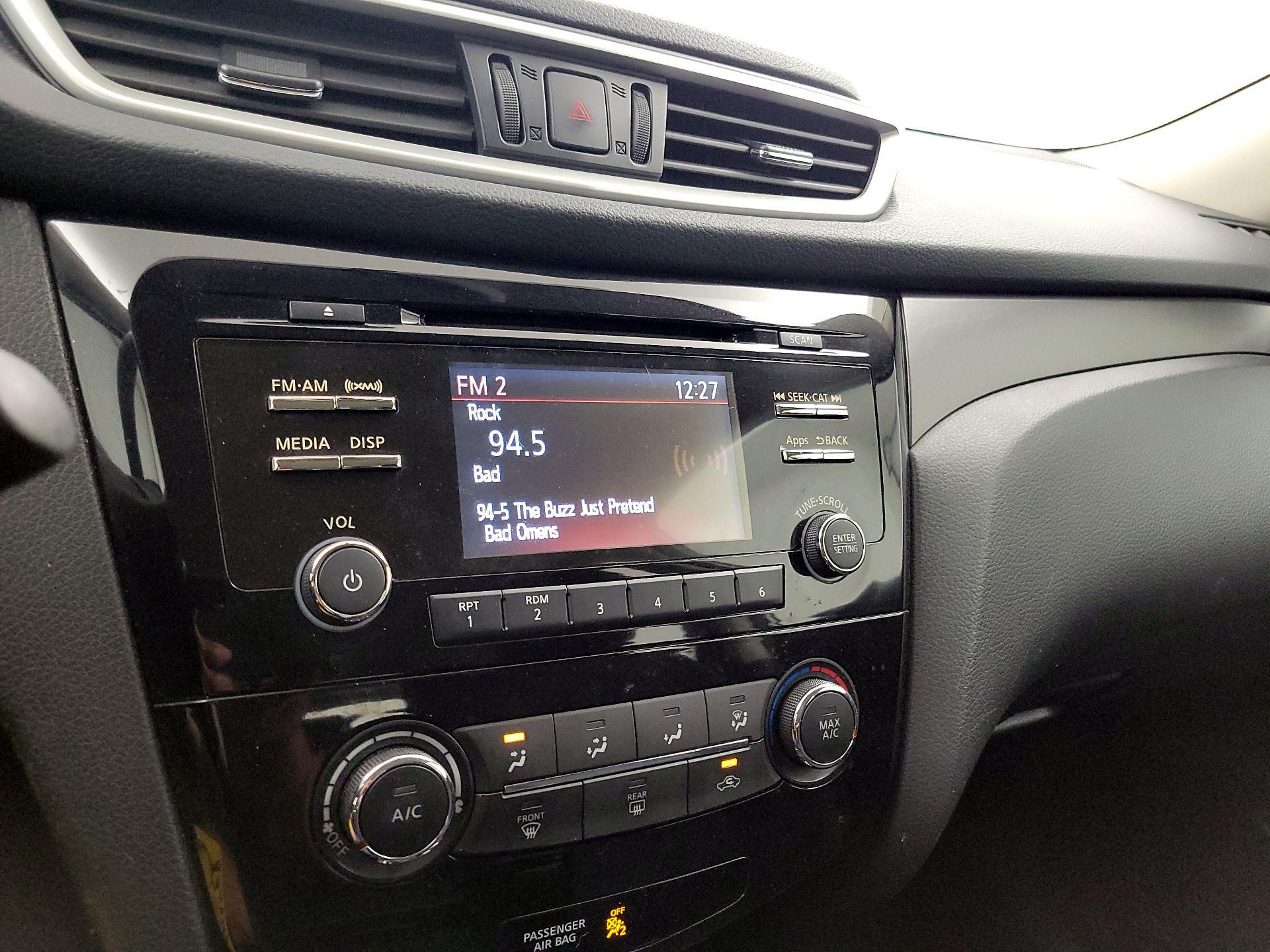 Thumbnail: 2016 Nissan Rogue - 15