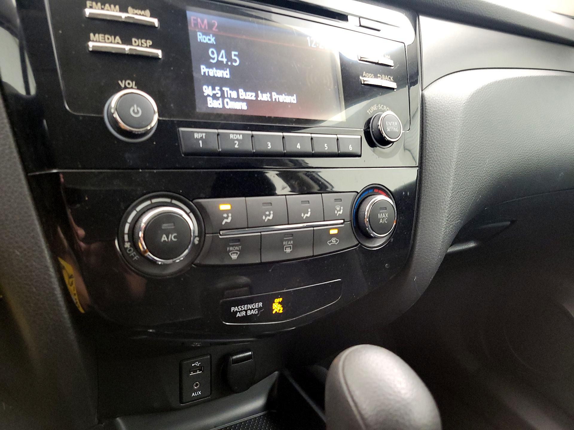 Thumbnail: 2016 Nissan Rogue - 16