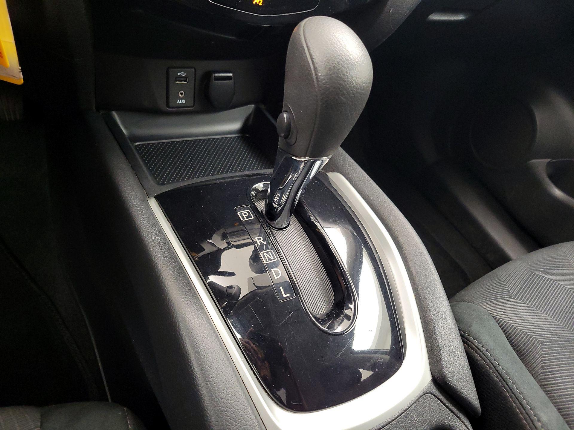 Thumbnail: 2016 Nissan Rogue - 17