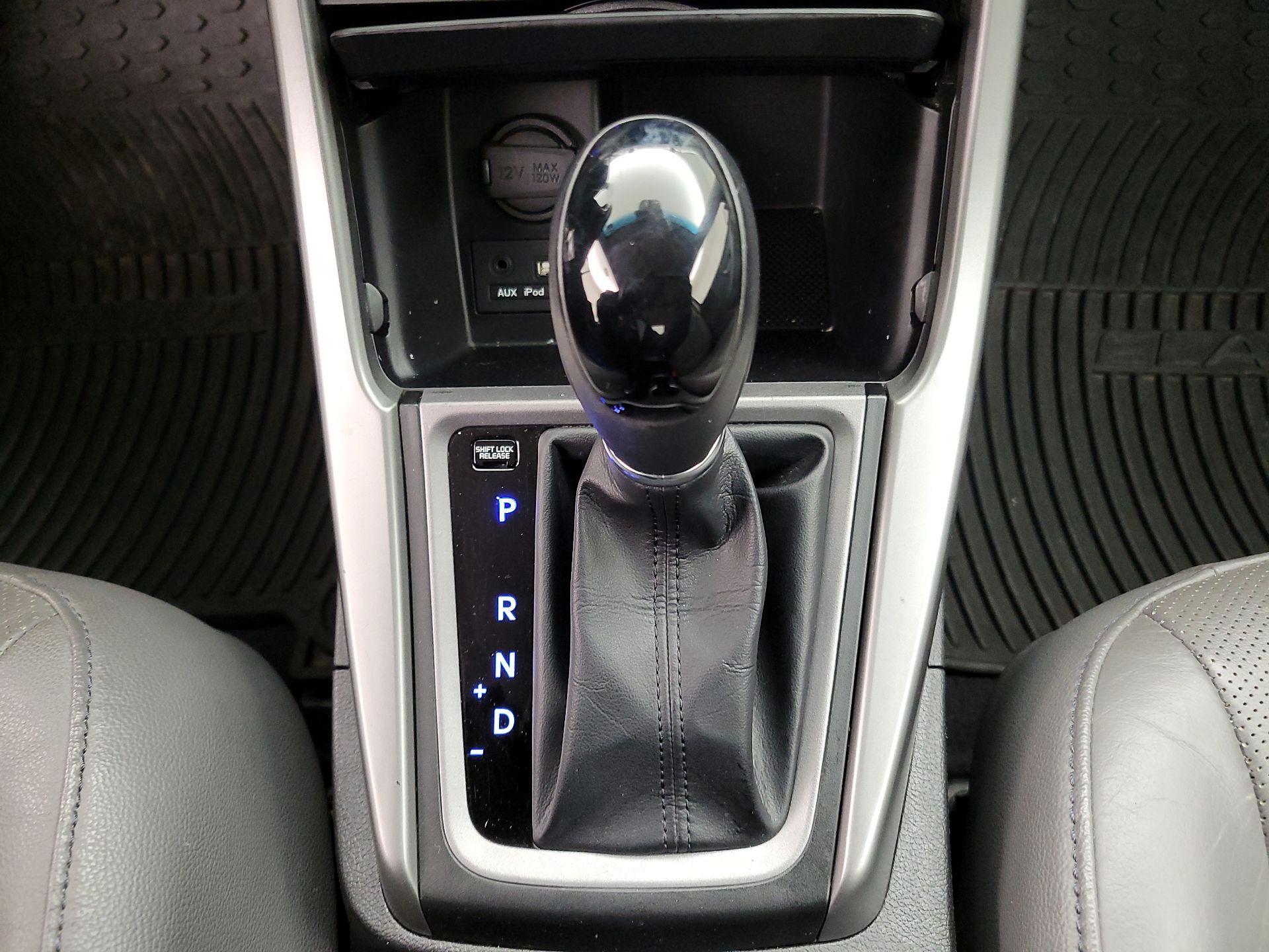 Thumbnail: 2016 Hyundai Elantra - 17