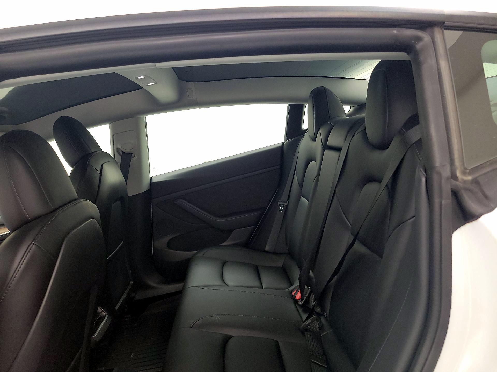 Thumbnail: 2021 Tesla Model 3 - 19