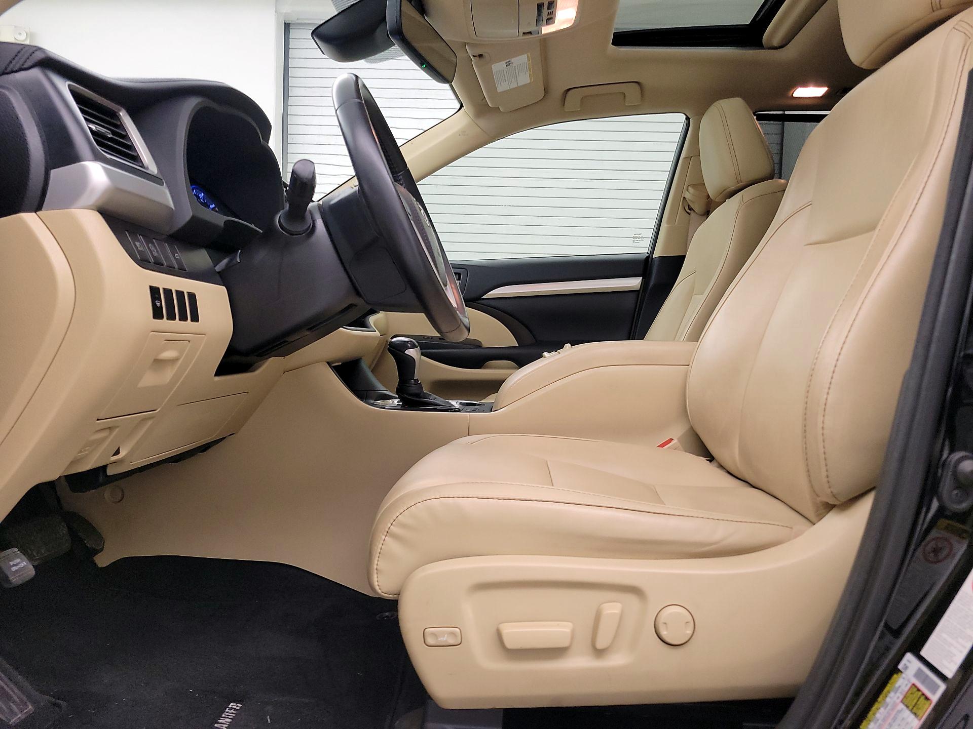 Thumbnail: 2018 Toyota Highlander - 11