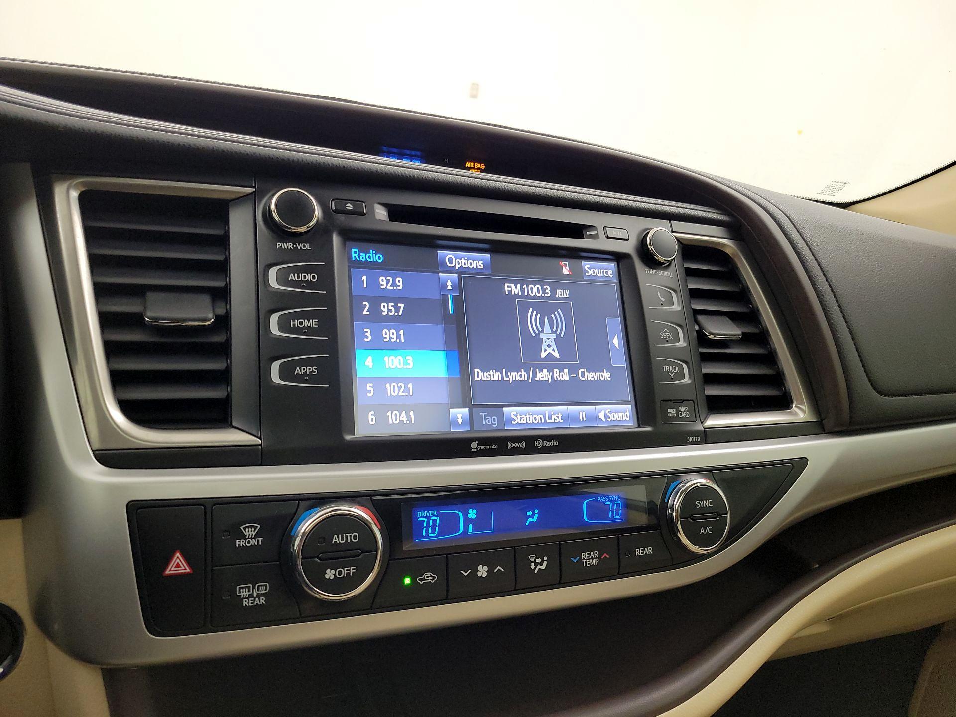 Thumbnail: 2018 Toyota Highlander - 16