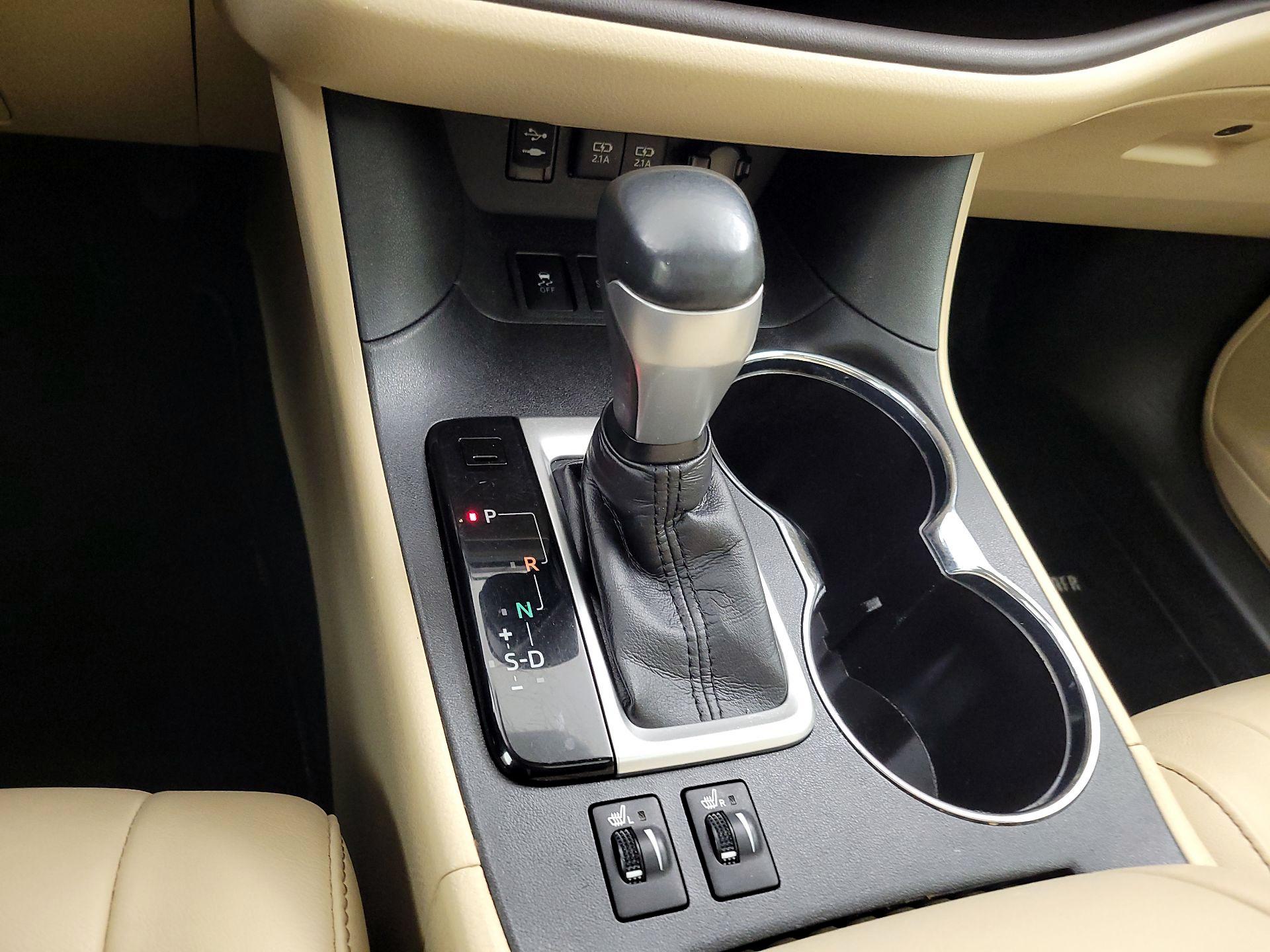 Thumbnail: 2018 Toyota Highlander - 18