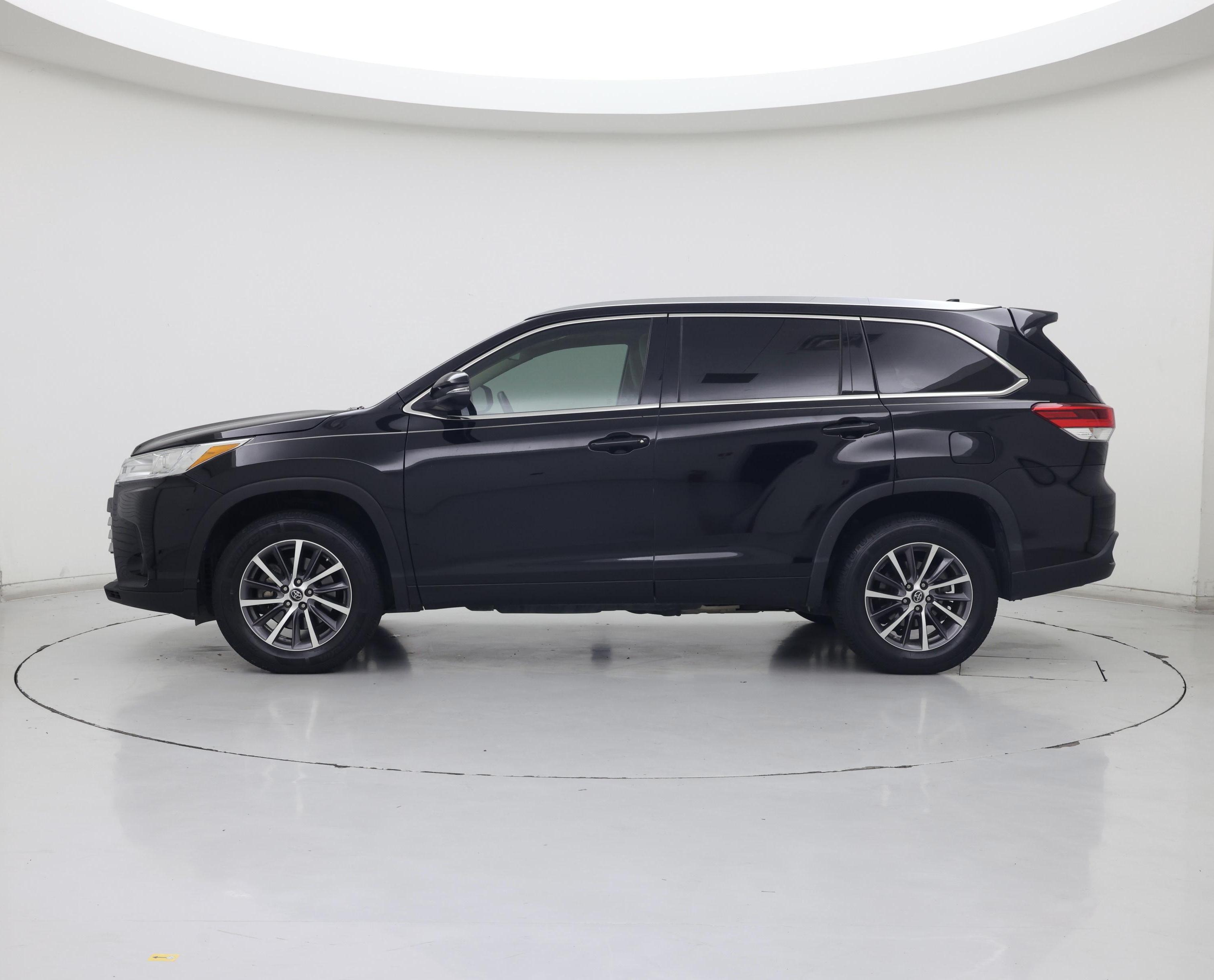 Thumbnail: 2018 Toyota Highlander - 3