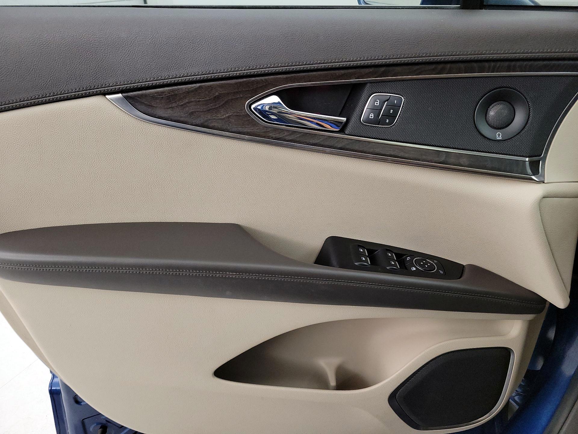 Thumbnail: 2020 Lincoln Nautilus - 12